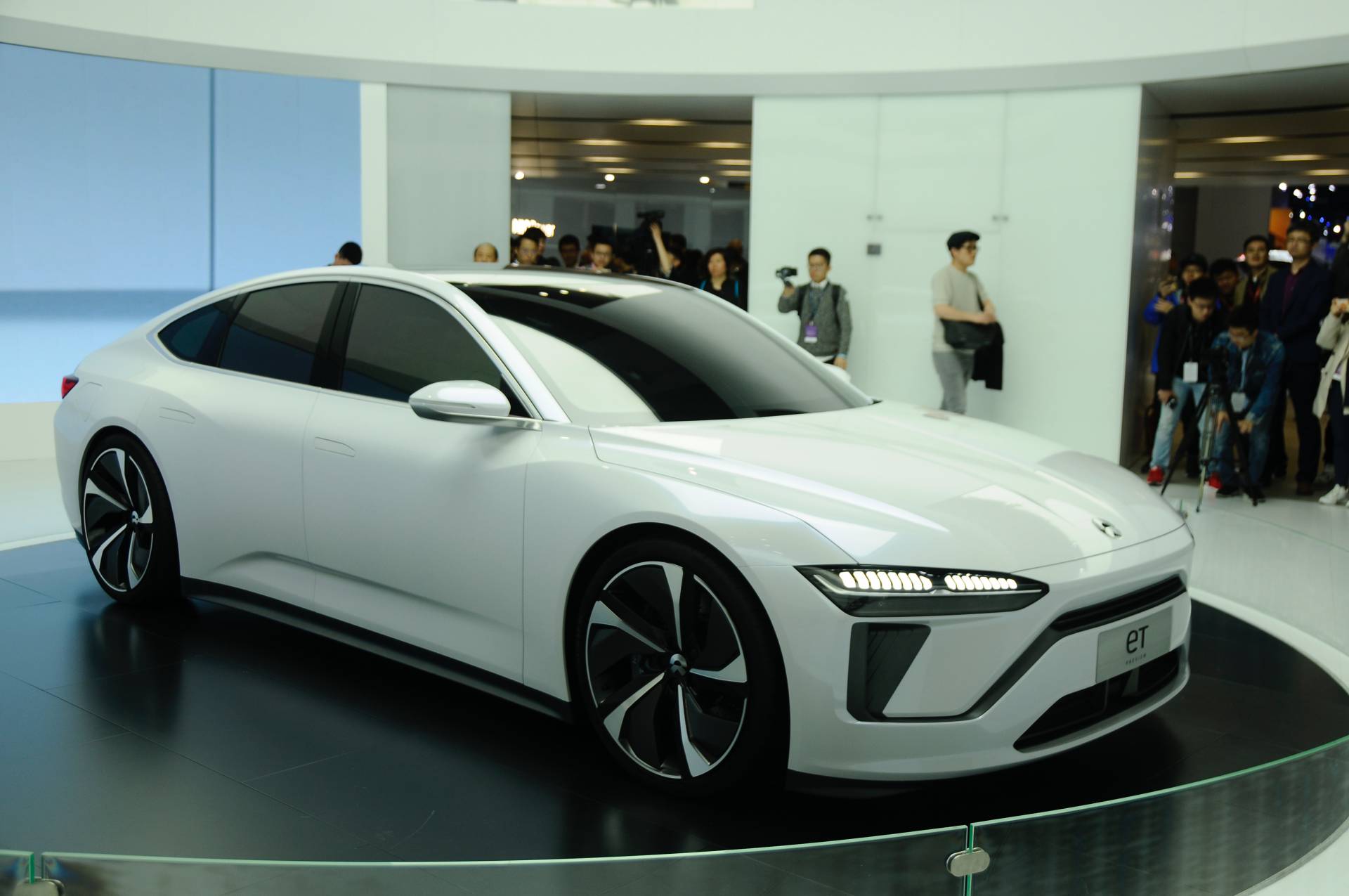 Nio ET Preview 20 Nio ET Preview Heralds Tesla Model 3 Rival With 317-Mile Range