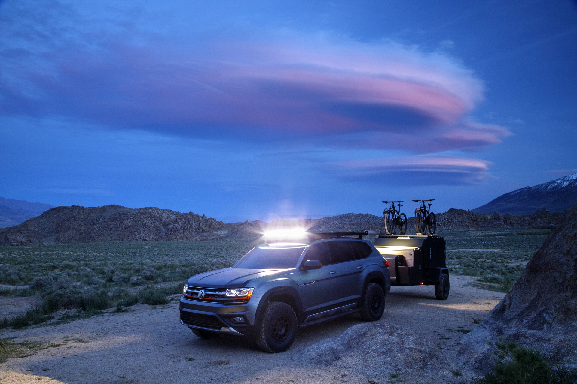 vw atlas basecamp concept livepics ny 32 VW Atlas Basecamp Concept Ditches Star Light For Spotlight