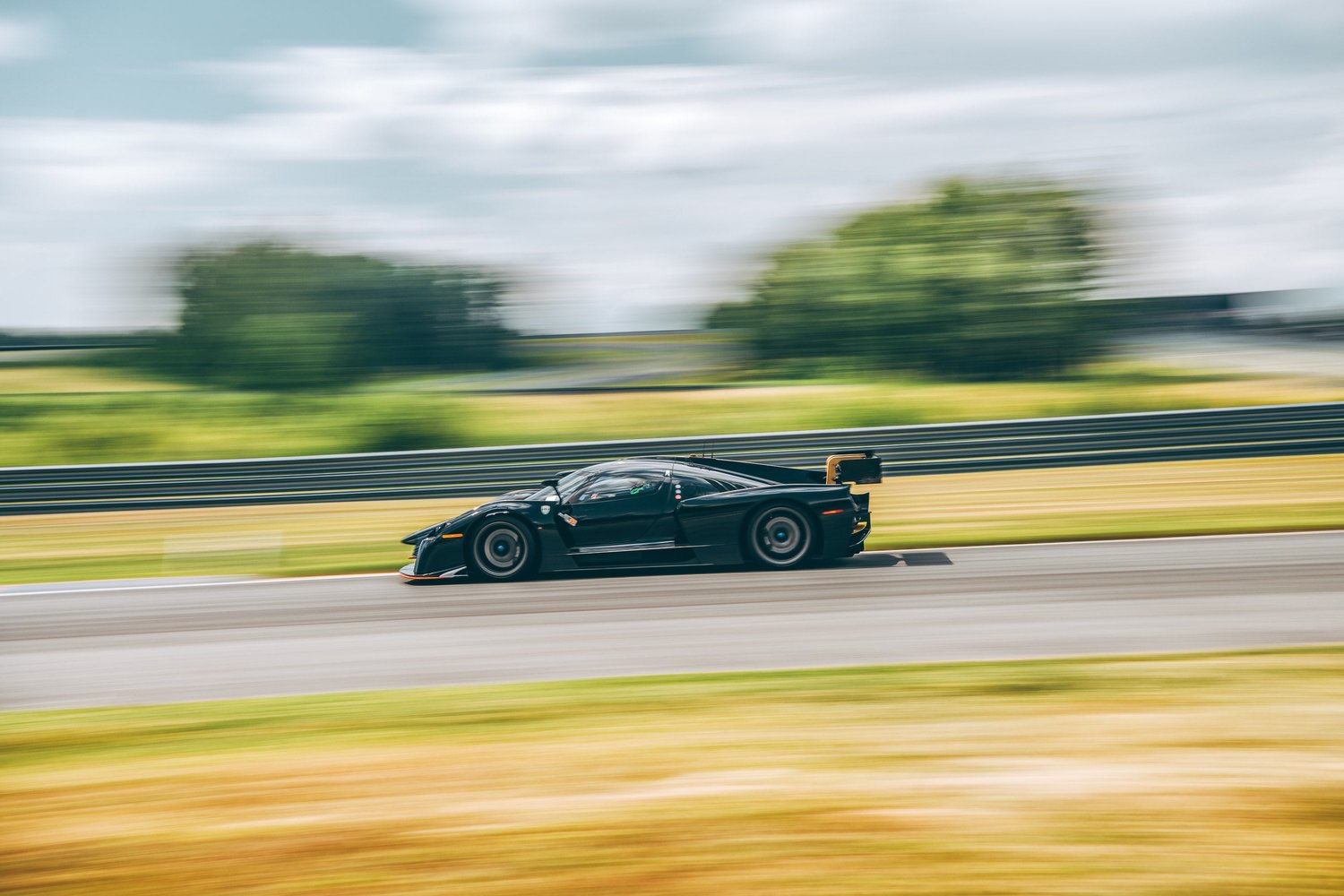 scuderia cameron glickenhaus scg 003cs livepics 13 Scuderia Cameron Glickenhaus’ SCG 003CS Was Driven To The New York Show