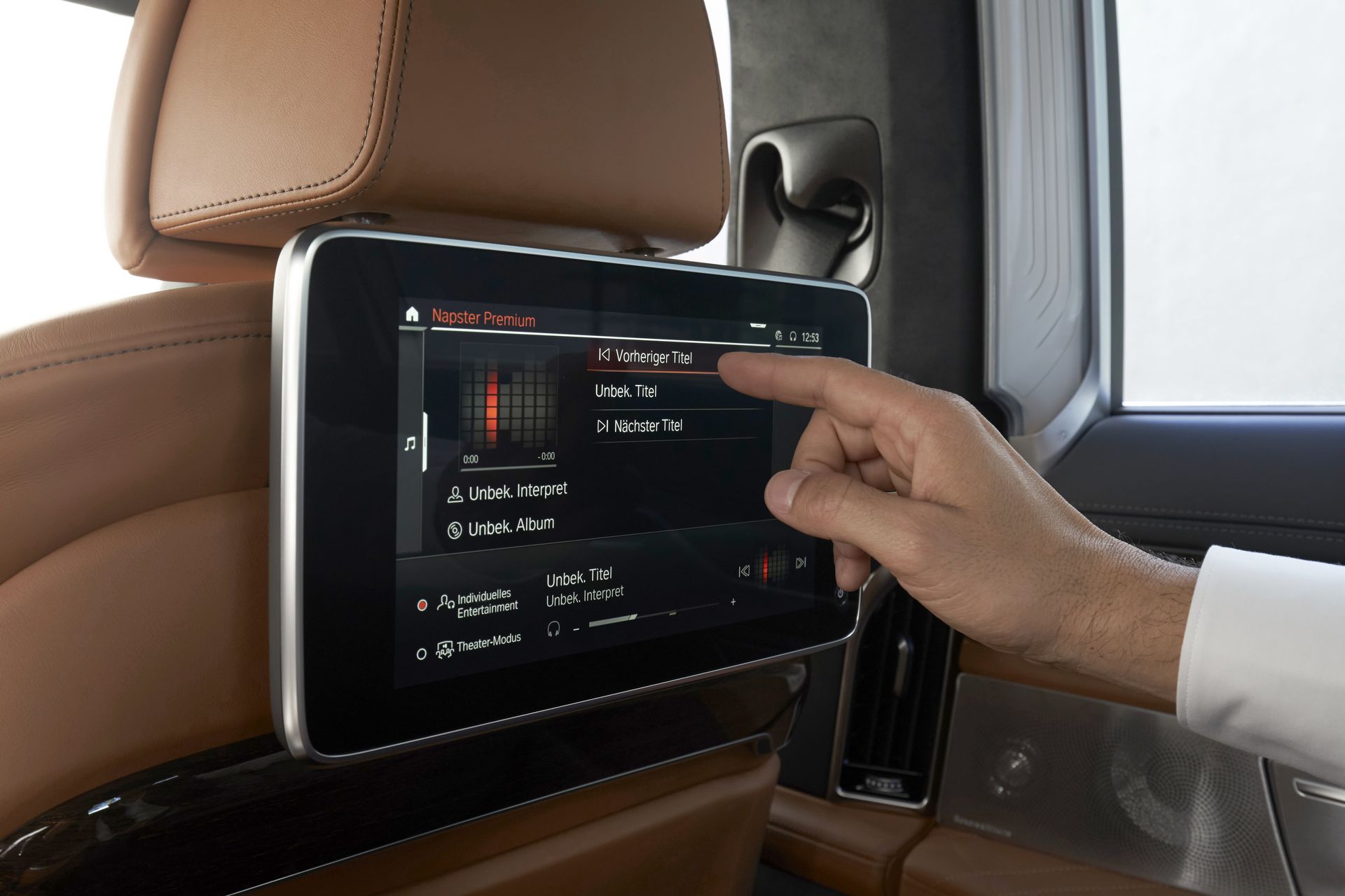 BMW-7-Series-106 BMW Throws 171 Images Of The 7-Series Hoping We’ll Get Used To Its New Face