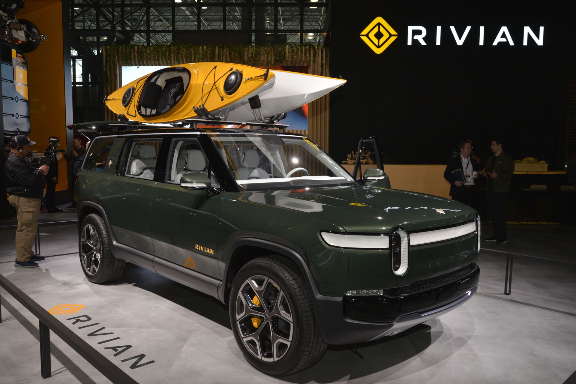 Rivian R1S R1T 11 Rivian Promotes The Adventurous Spirit Of The R1S And R1T In New York
