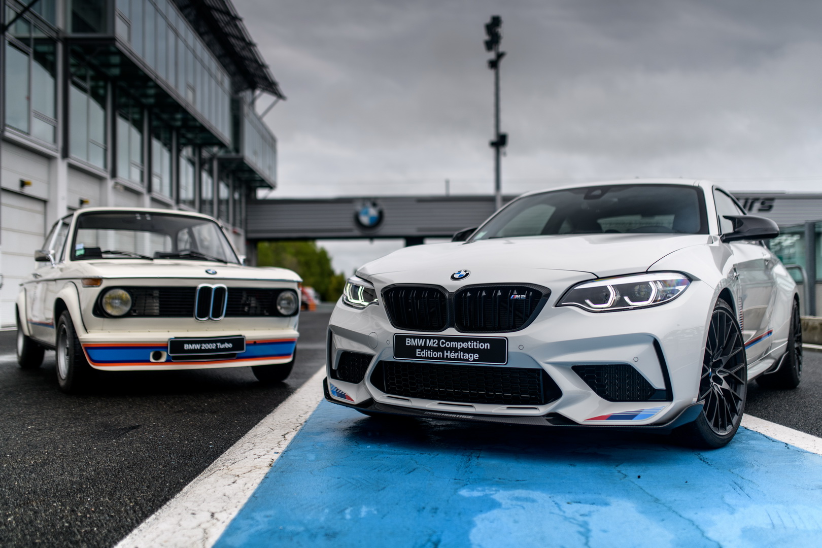2019 bmw m2 heritage edition 6 BMW M2 Competition Heritage Edition Honors The Iconic 2002 Turbo