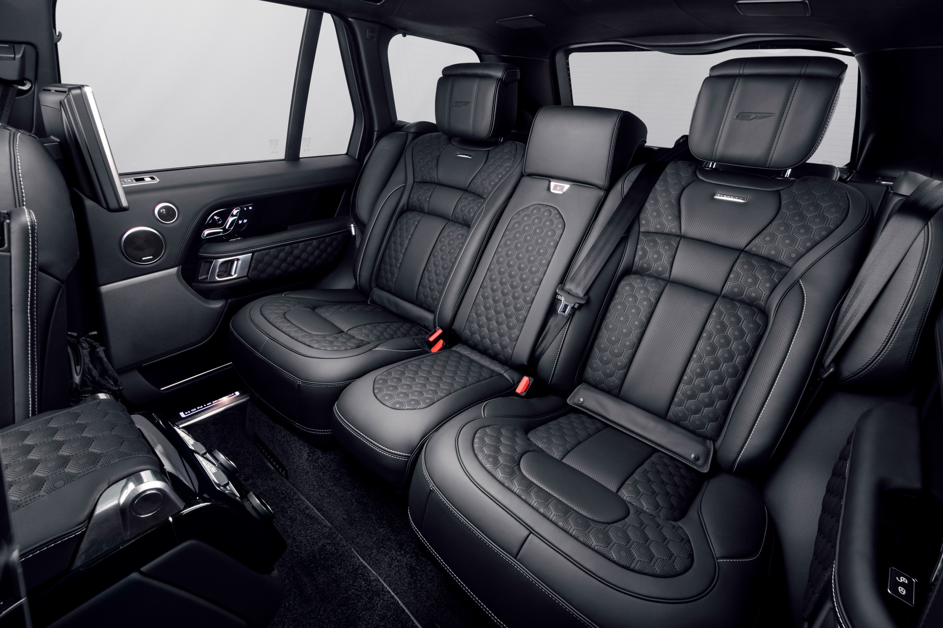 Overfinch-Velocity-10 Overfinch’s New Velocity Is A Range Rover Injected With Lots Of Visual Drama