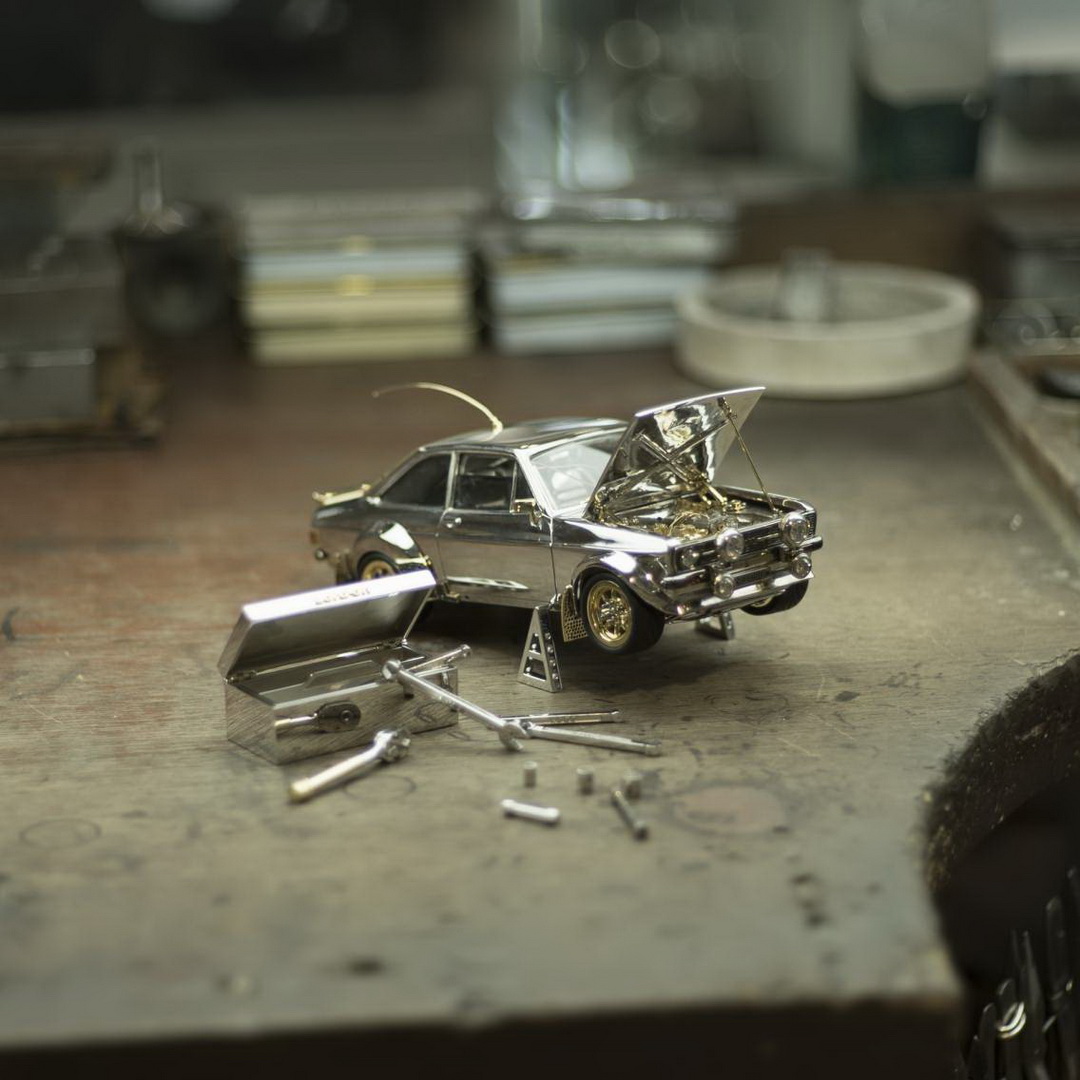 ford escort mk2 scale model gold silver diamonds 15 Dream All You Want, You Just Can’t Afford This Ford Escort RS Scale Model