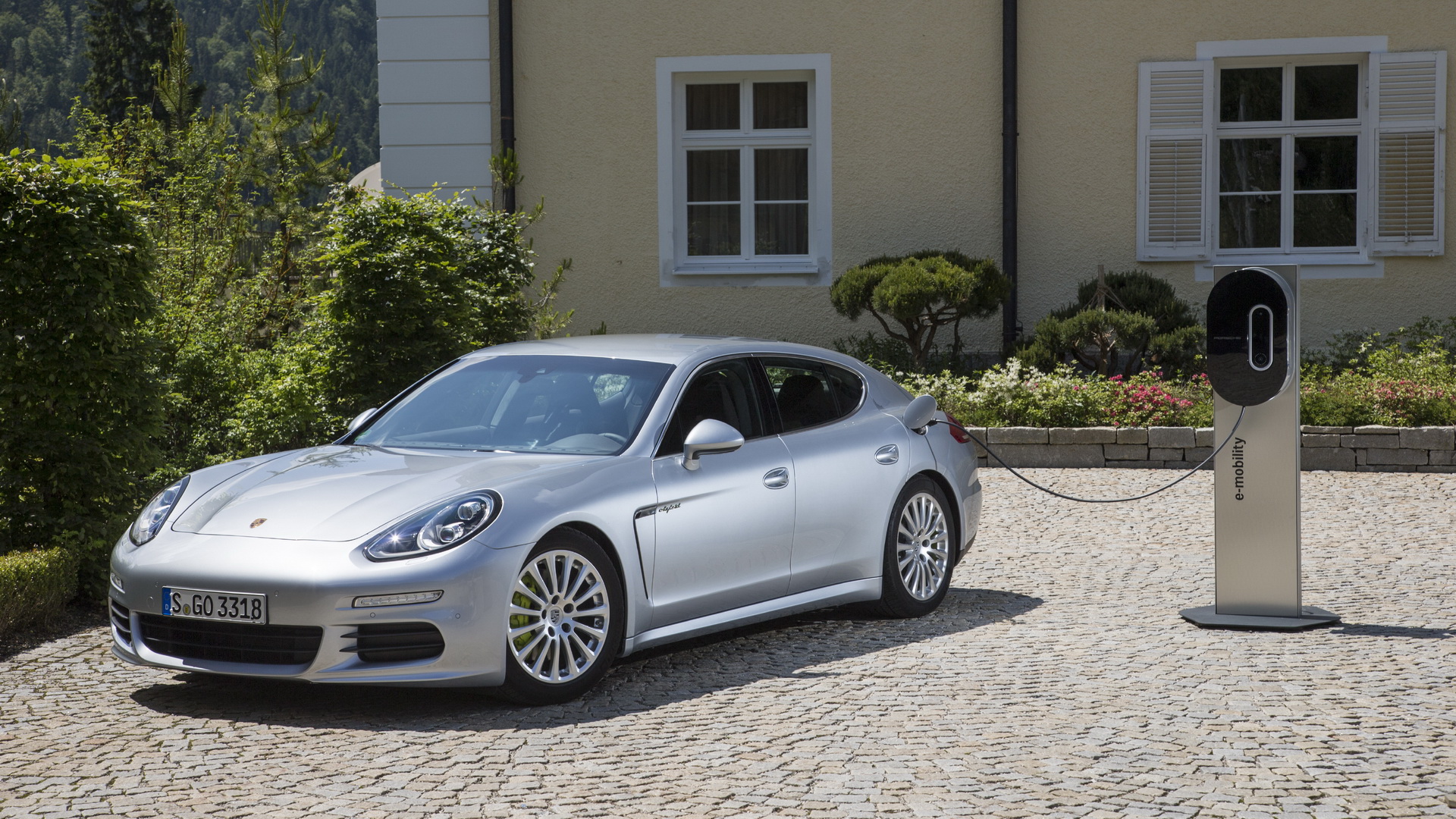 porsche panamera 10 year anniversary 7 Porsche’s Panamera Is Celebrating Its 10-Year Anniversary
