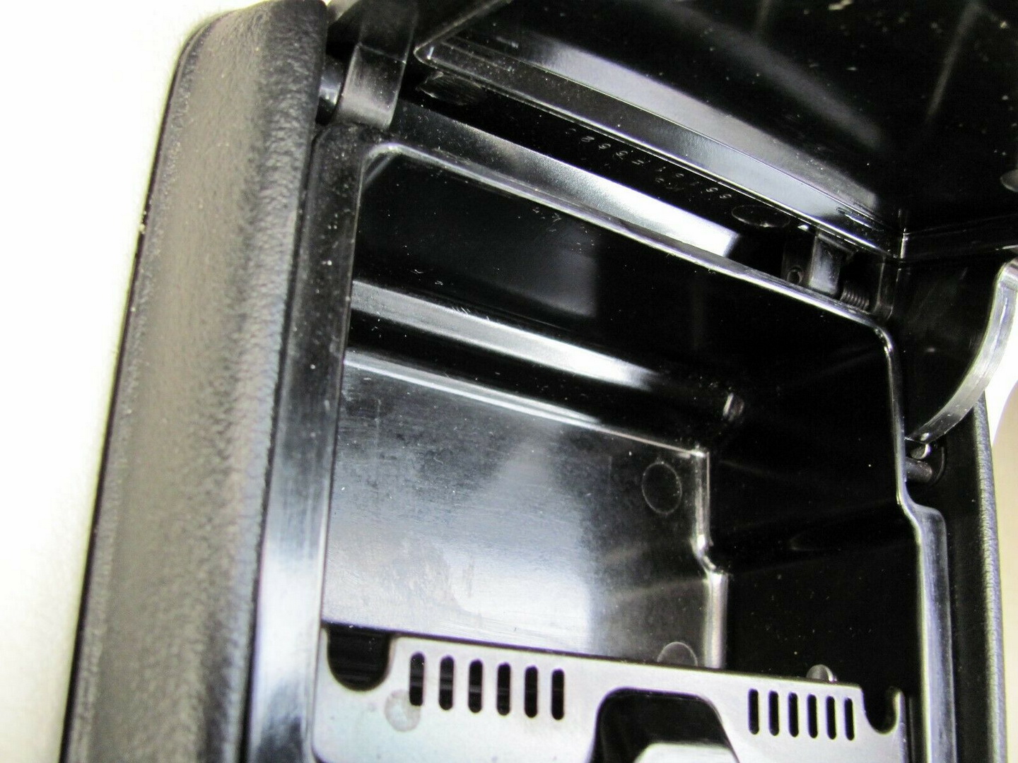 1992 infiniti m30 convertible 19 Relive The ‘90s In This Barely-Driven Infiniti M30 Convertible