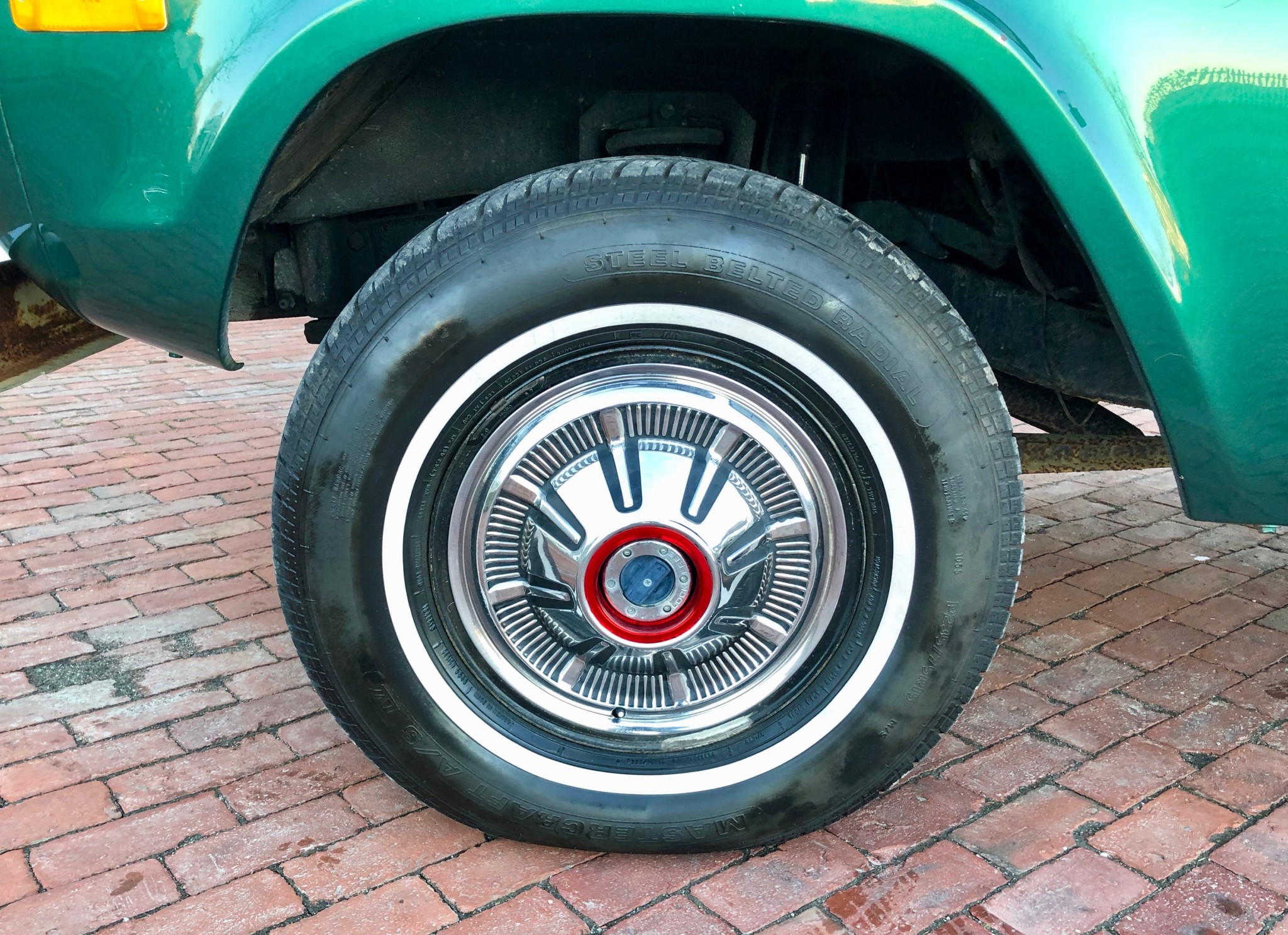 Ford-Bronco-Auction-17 Hurry Up And Snatch This 1977 Ford Bronco For A Little Over $11K