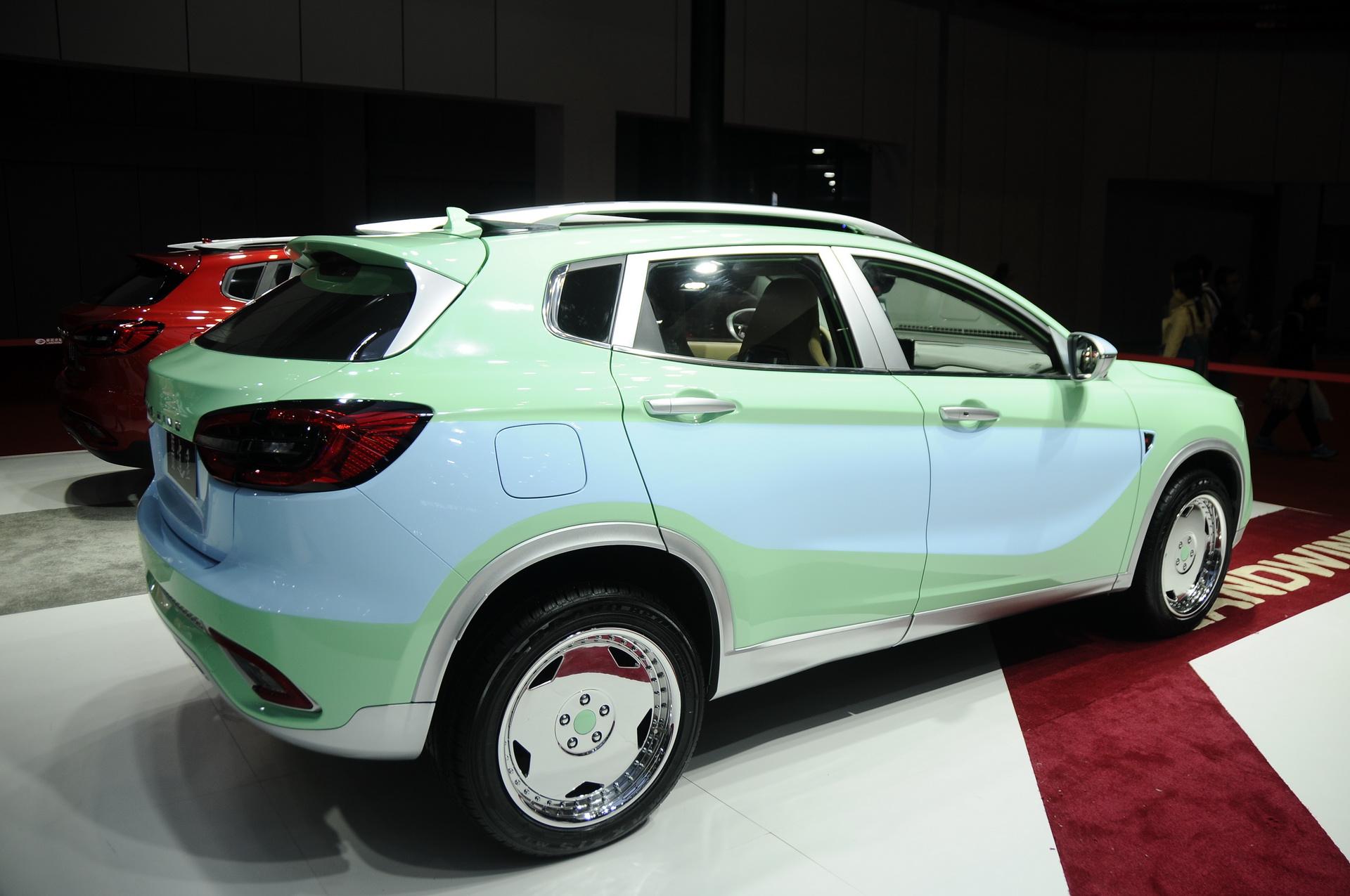 Landwind-Xiaoyao-05 Landwind Xiaoyao Does Its Best Impression Of A Mercedes GLA In China