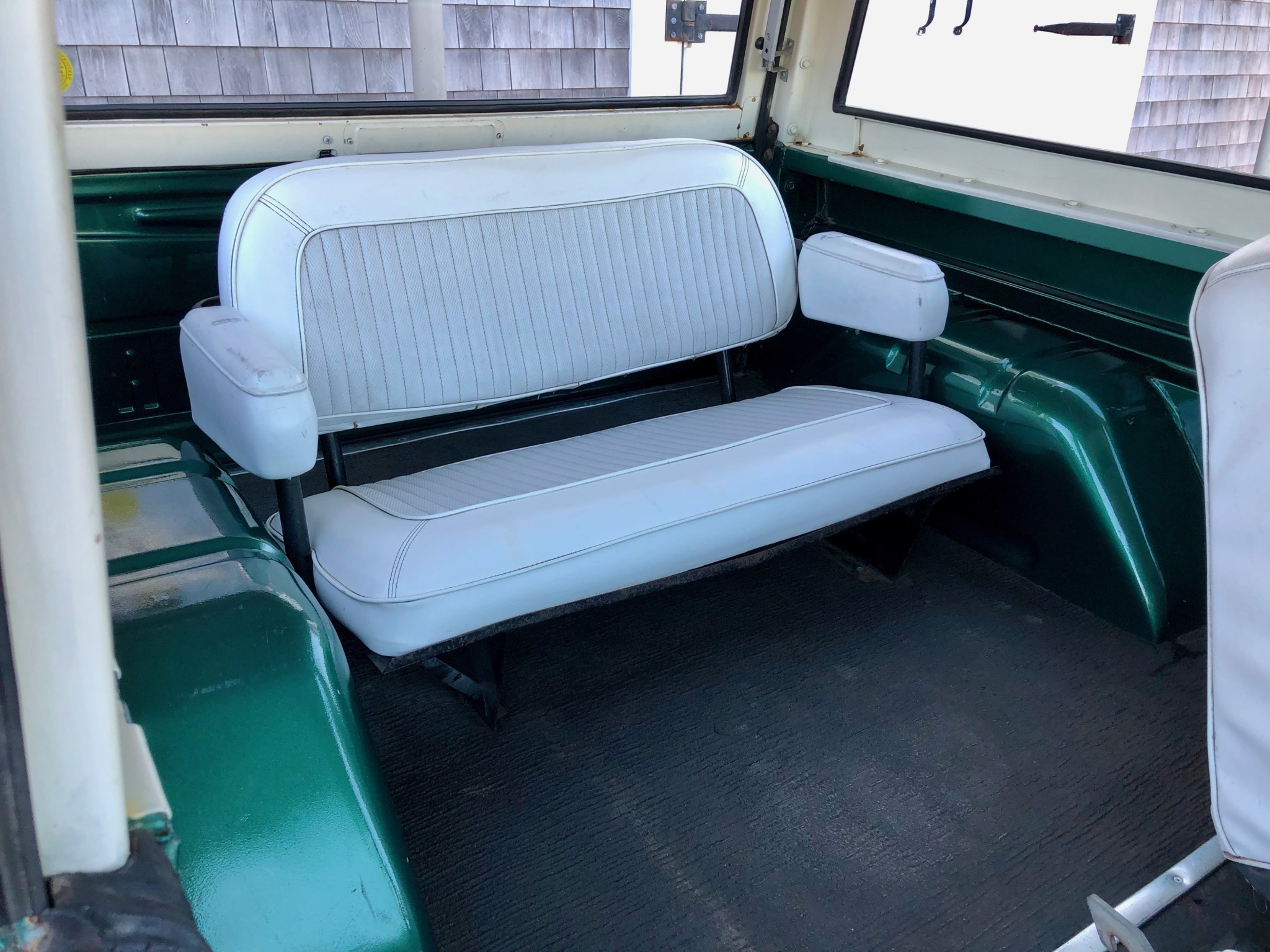 Ford-Bronco-Auction-27 Hurry Up And Snatch This 1977 Ford Bronco For A Little Over $11K