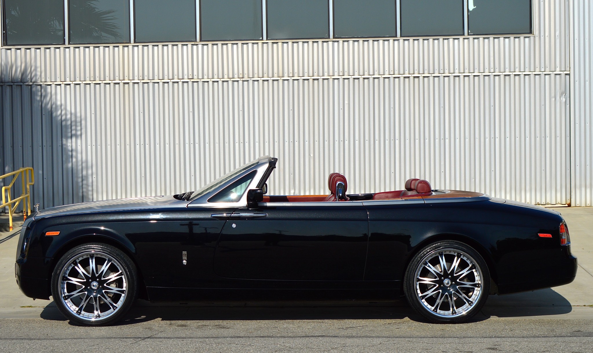 Rolls Royce Phantom Drophead Coupe 3 Fancy A “Cheap” Rolls-Royce? This Phantom Drophead Coupe Might Be The One