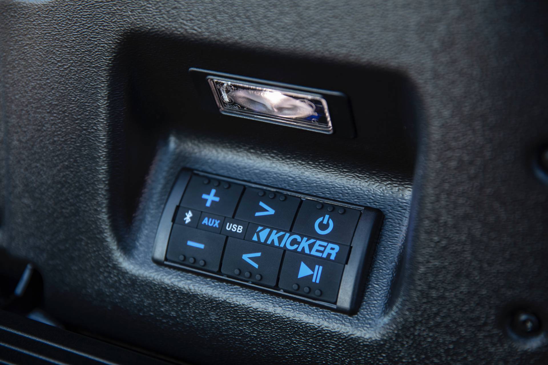 2019 GMC Sierra Denali CarbonPro Edition 6 GMC Adds Carbon Fiber Bed To 2019 Sierra 1500 Denali And AT4 “CarbonPro” Editions