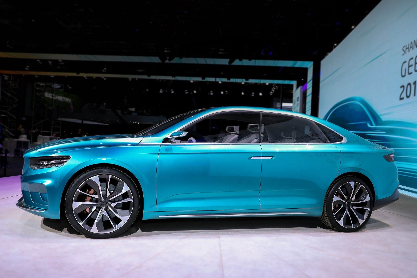 Geely Preface Concept-1 Geely Preface Concept Dresses Volvo Platform In A Stylish Suit