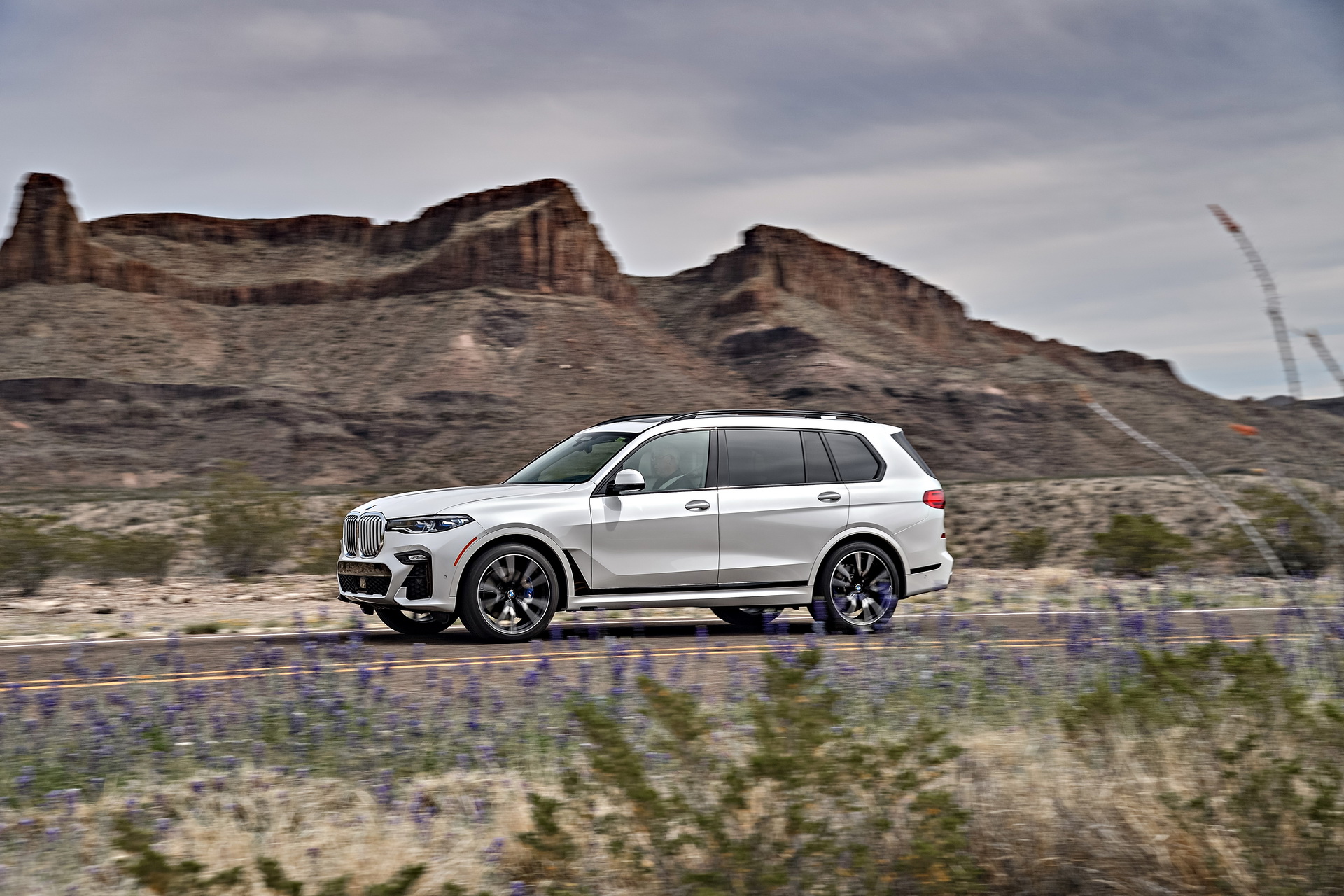 2019-BMW-X7-66 BMW Releases Detailed, 96-Image Gallery Of The New X7