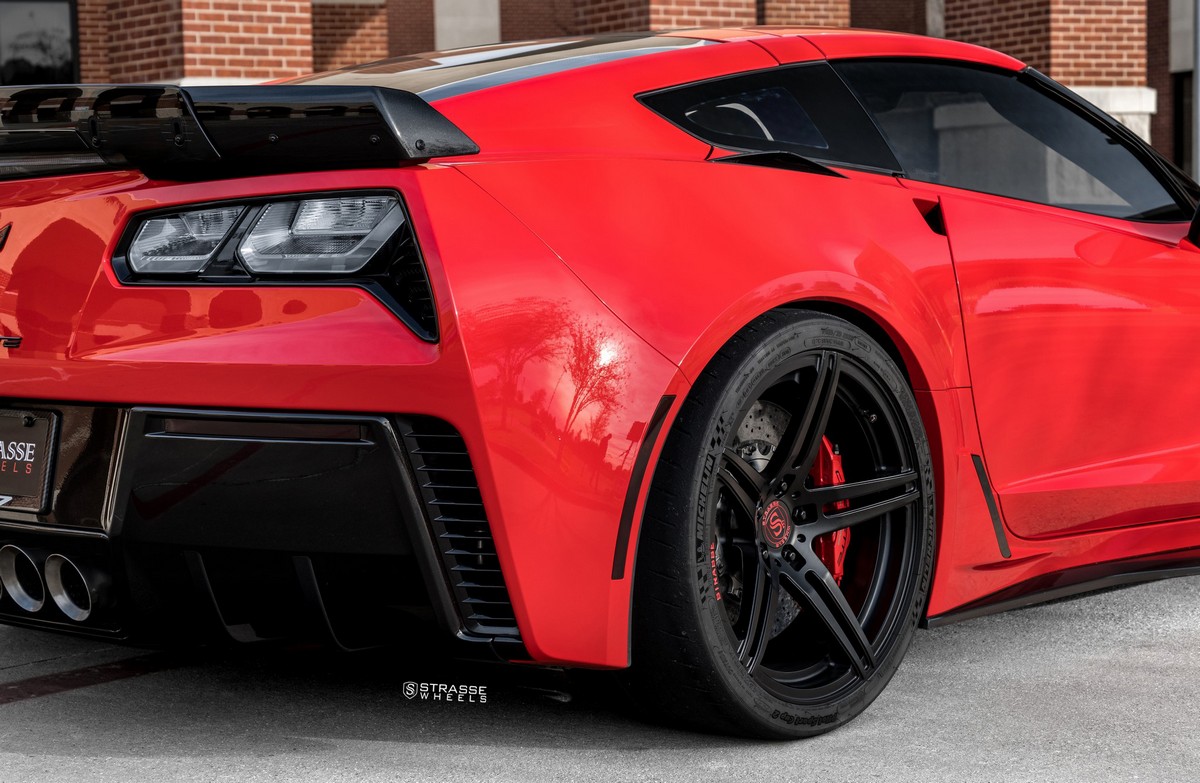 Strasse-Wheels-Corvette-11 Torch Red C7 Corvette Z06 Looks Great On 20-Inch Black Alloys