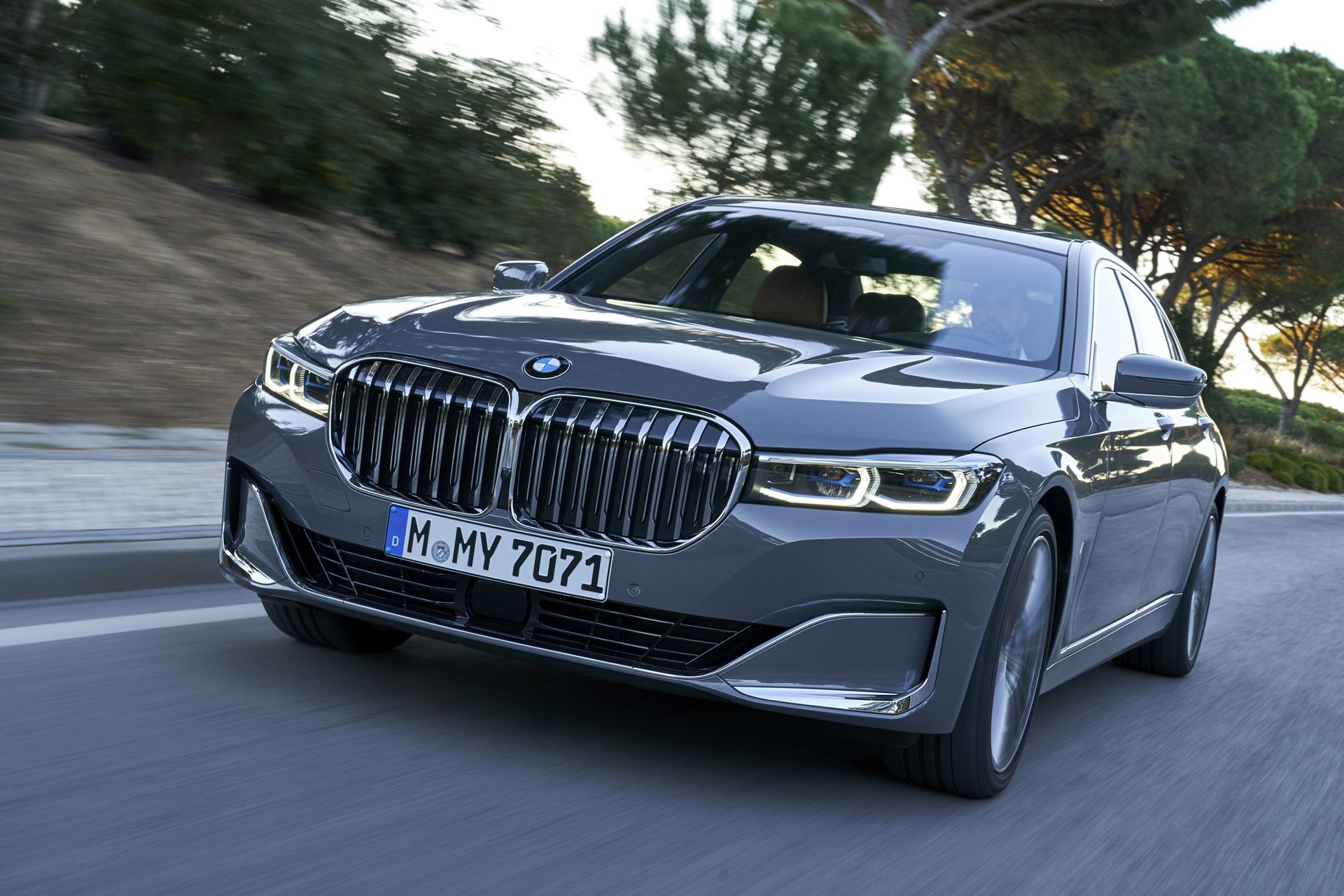 BMW-7-Series-86 BMW Throws 171 Images Of The 7-Series Hoping We’ll Get Used To Its New Face