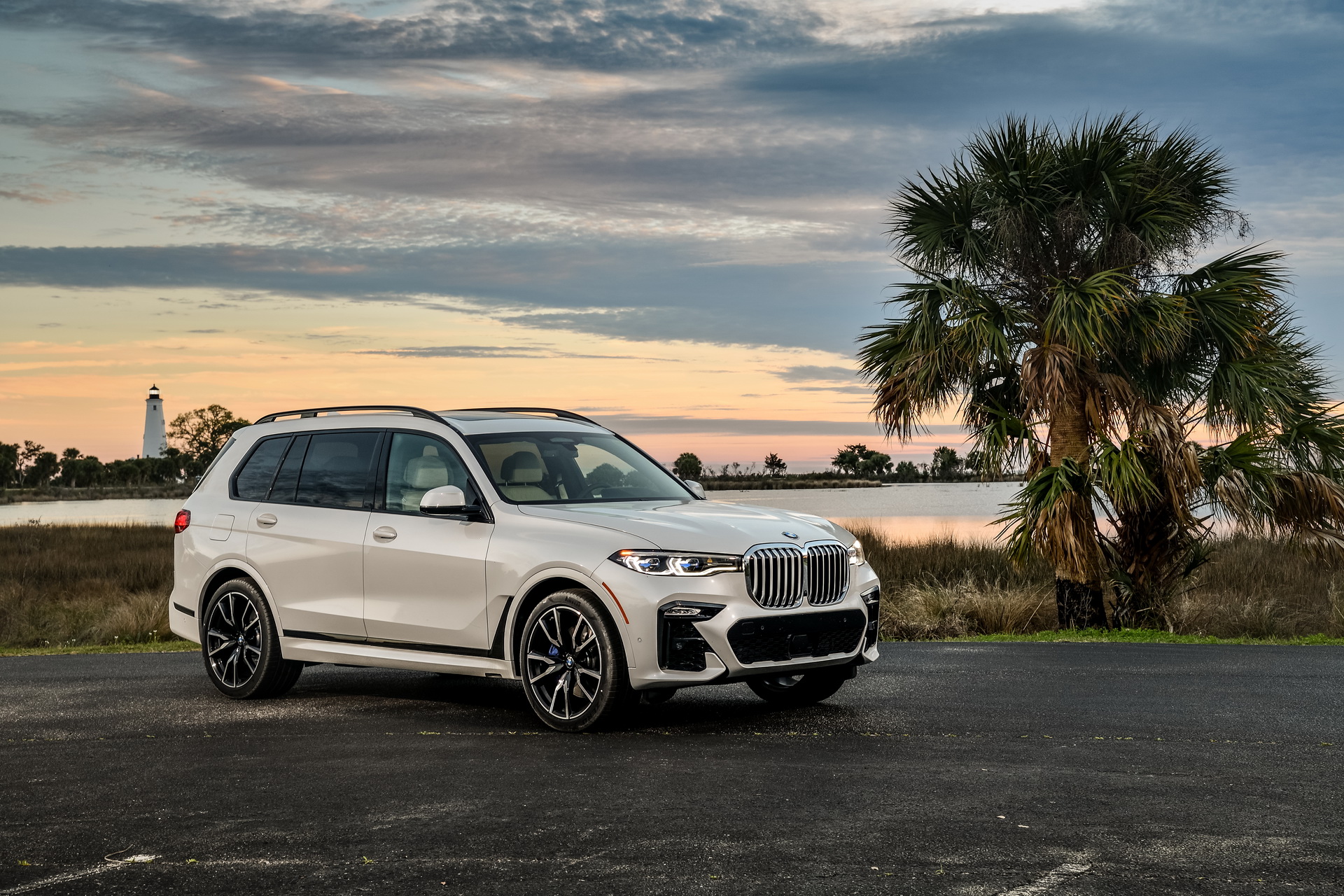 2019-BMW-X7-43 BMW Releases Detailed, 96-Image Gallery Of The New X7
