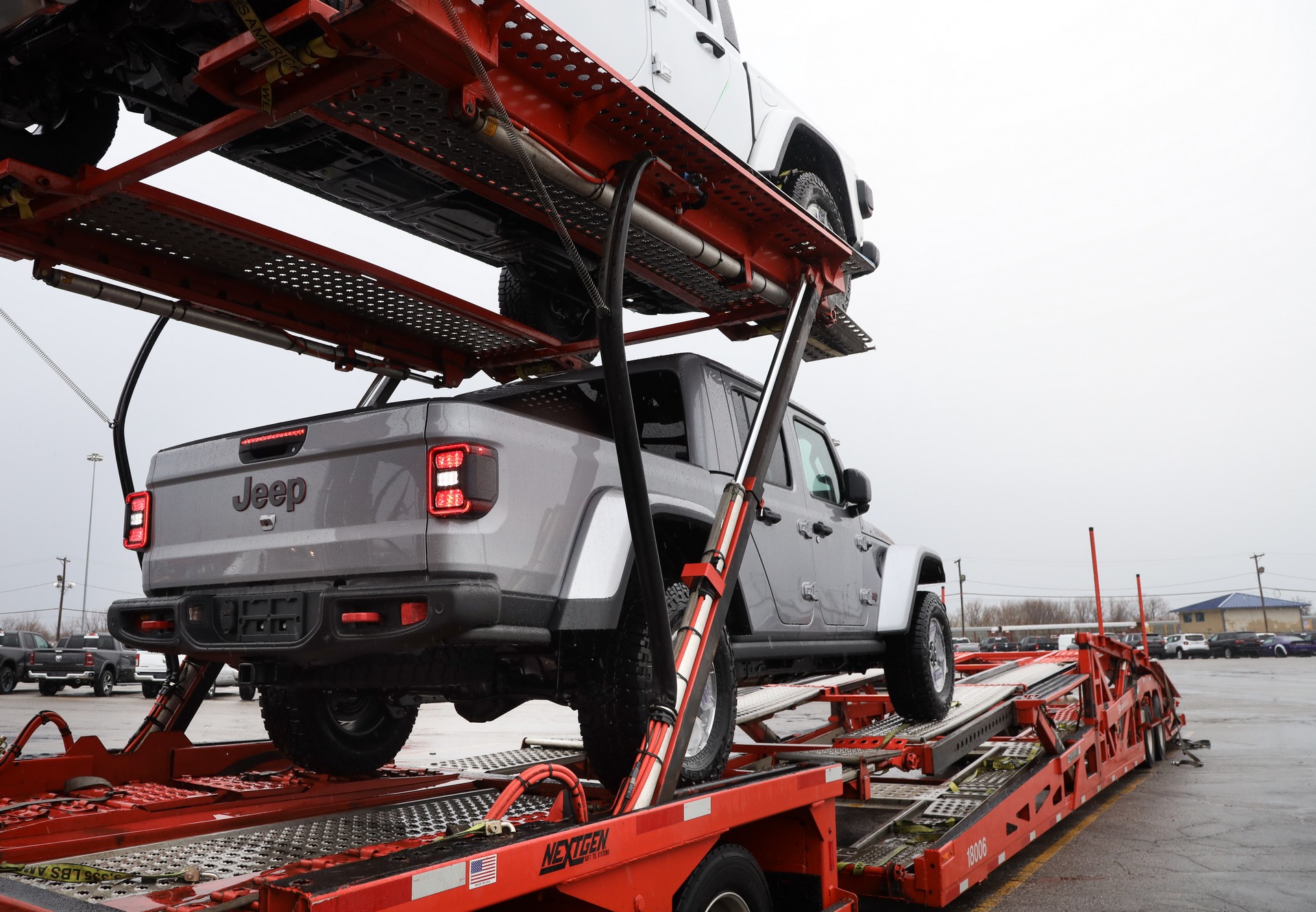 2020 Jeep Gladiator-1 2020 Jeep Gladiator Headed To Dealerships, Arrives 14 Years After The Concept