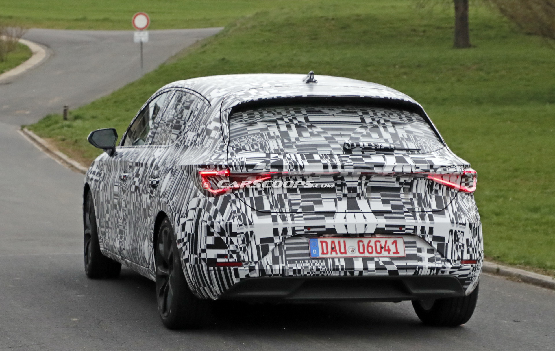 2020 SEAT LEON 003 2020 Seat Leon Gives Us A Look At Its Angrier Face