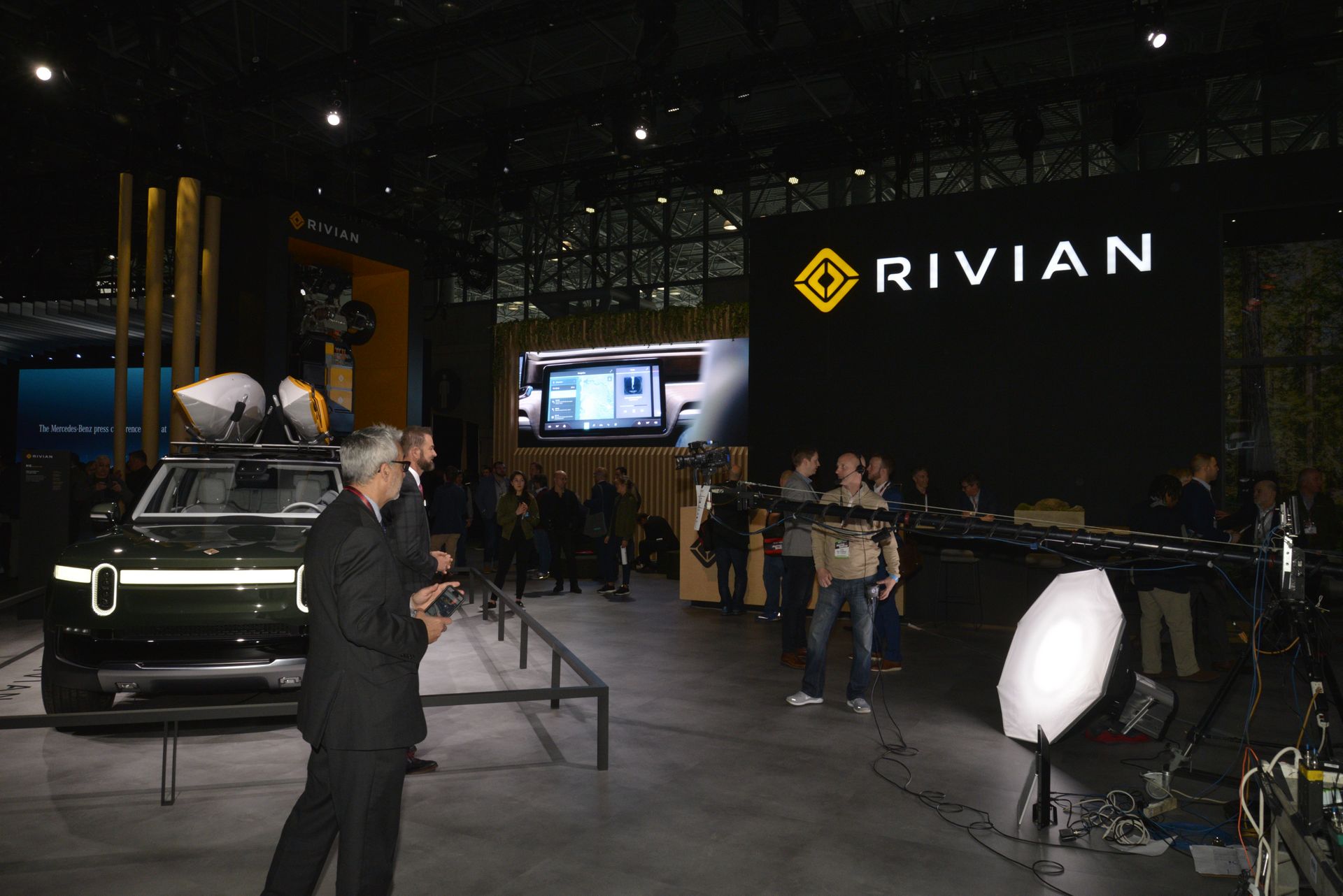 Rivian R1S R1T 3 Rivian Promotes The Adventurous Spirit Of The R1S And R1T In New York