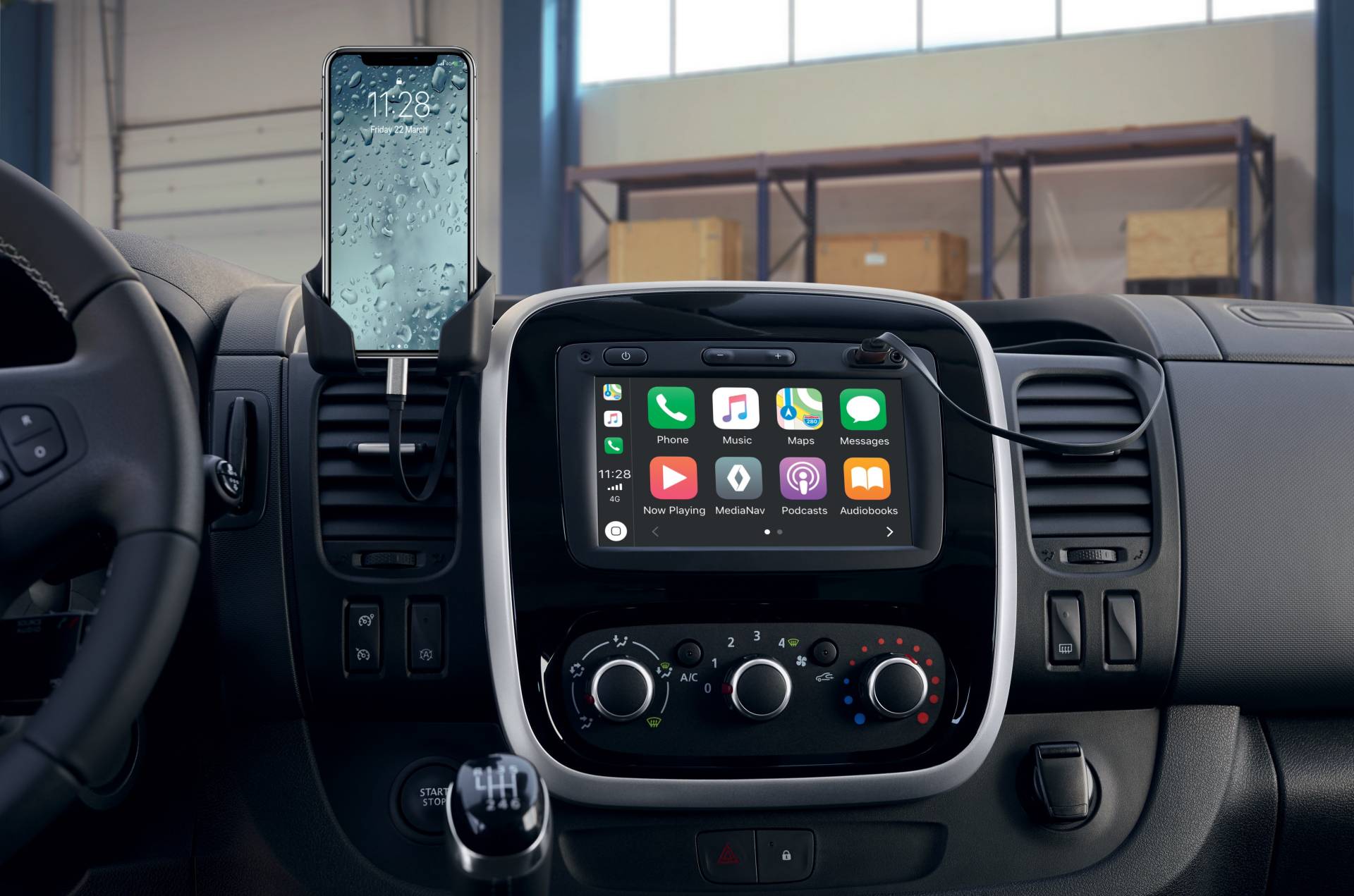 2019MY Renault Trafic van facelift 10 Restyled Renault Master And Trafic Get New Faces, Updated Engines And New Tech