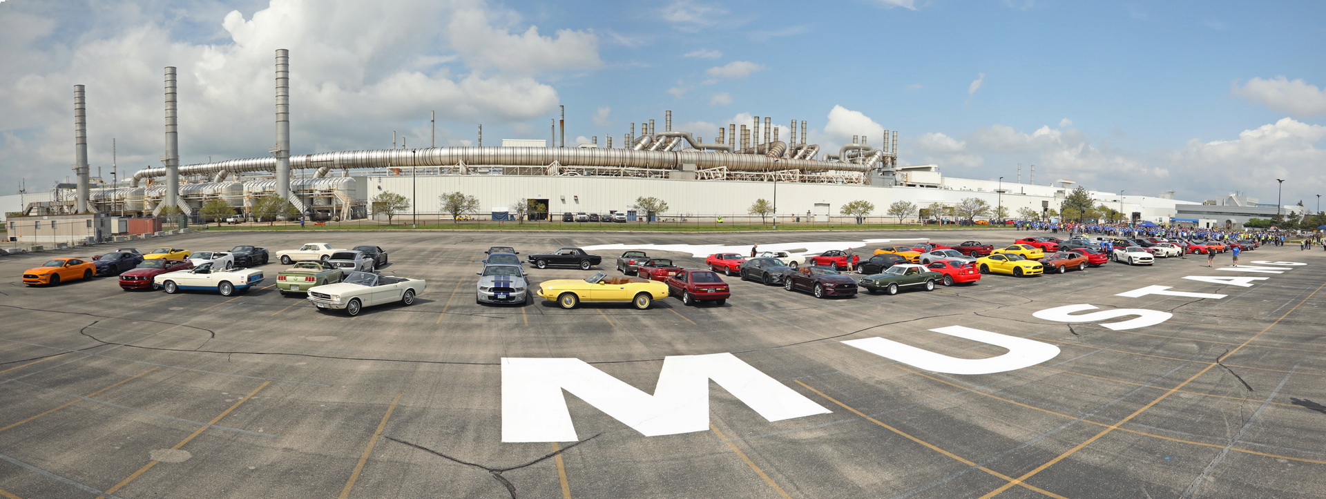 ford mustang best selling sports car 5 Ford Mustang Is World’s Best-Selling Sports Coupe For 4th Straight Year