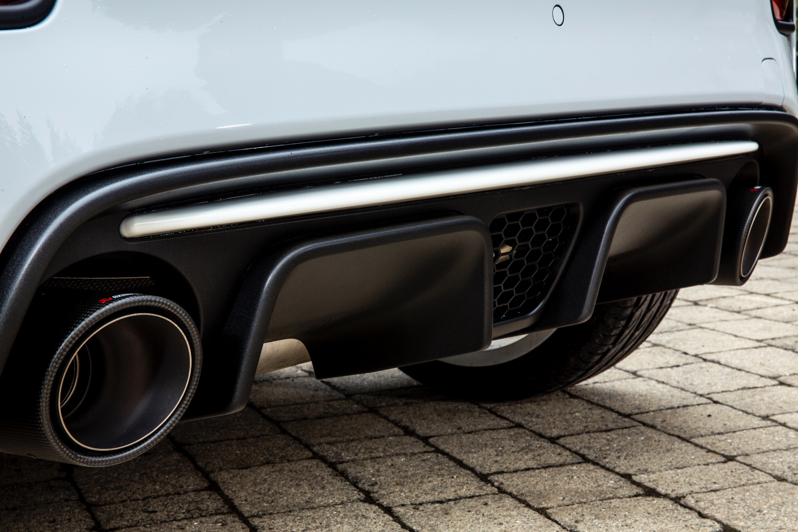 2019 abarth 595 esseesse 4 Abarth 595 Esseesse Leads Range Into the 2019MY, Starts From £25,295 In The UK