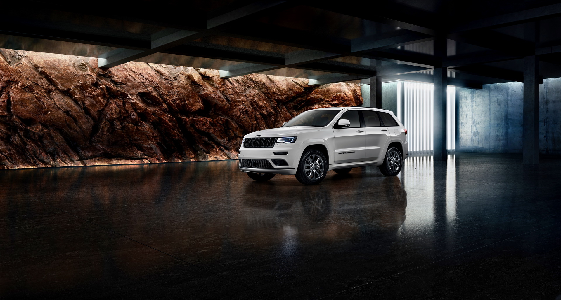 2019 jeep grand cherokee s-limited s-overland australia 3 Jeep Grand Cherokee S-Limited Edition Brings Back 5.7L HEMI V8 To Australia