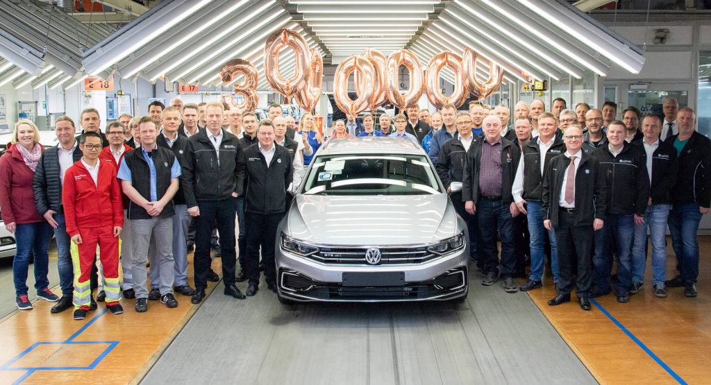  Volkswagen Celebrates 30 Millionth Passat Rolling Off The Assembly Line
