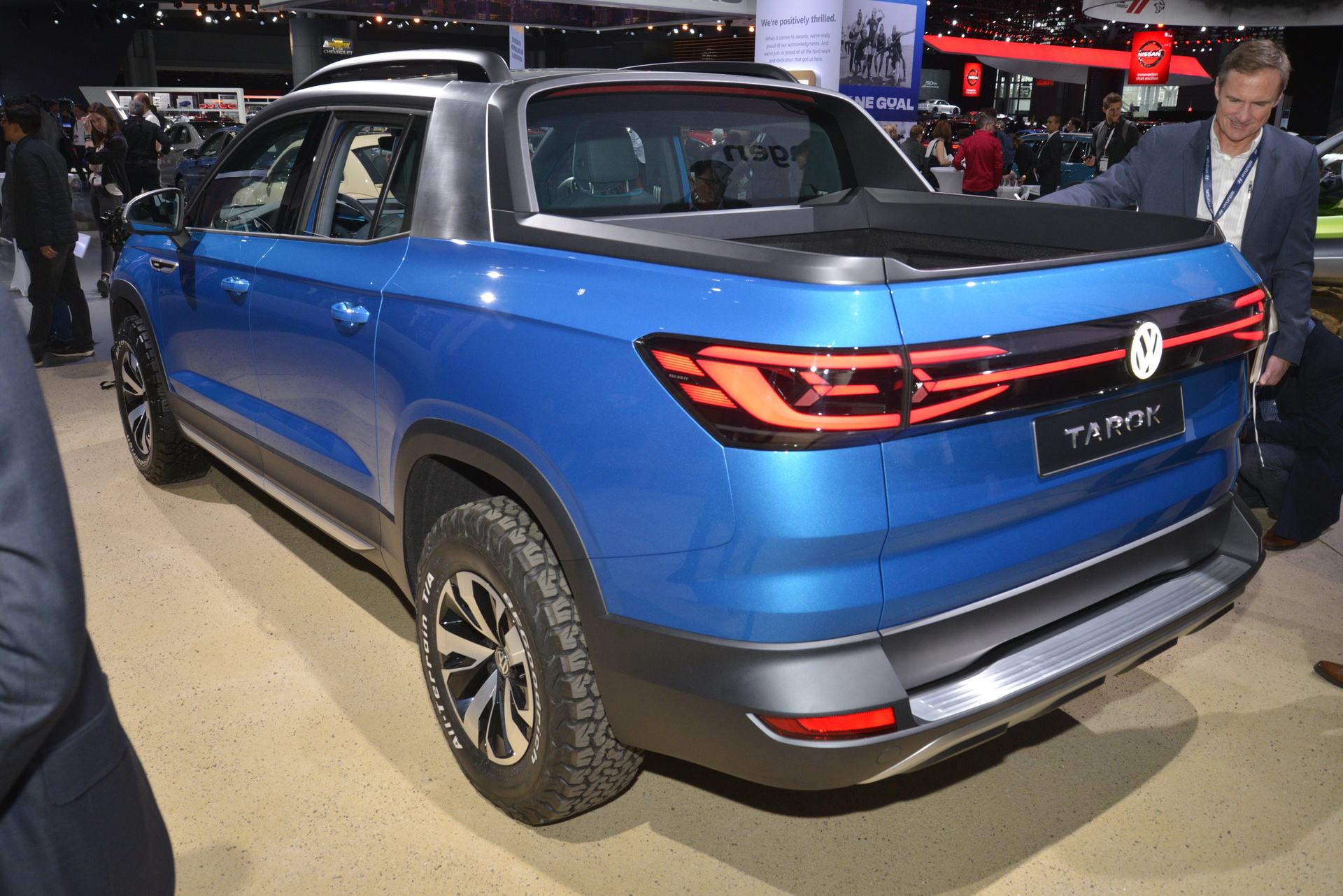 vw tarok pickup concept ny livepics 1 Should VW Build The Tarok Pickup For North America?