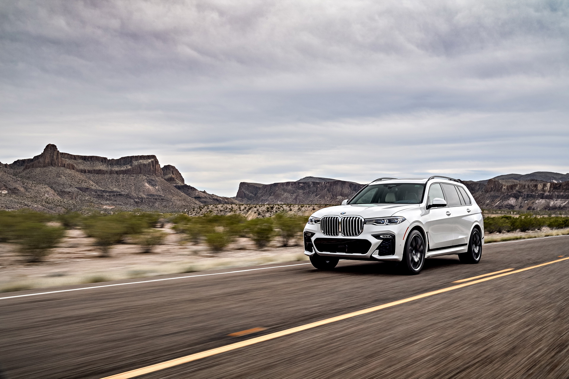 2019-BMW-X7-70 BMW Releases Detailed, 96-Image Gallery Of The New X7