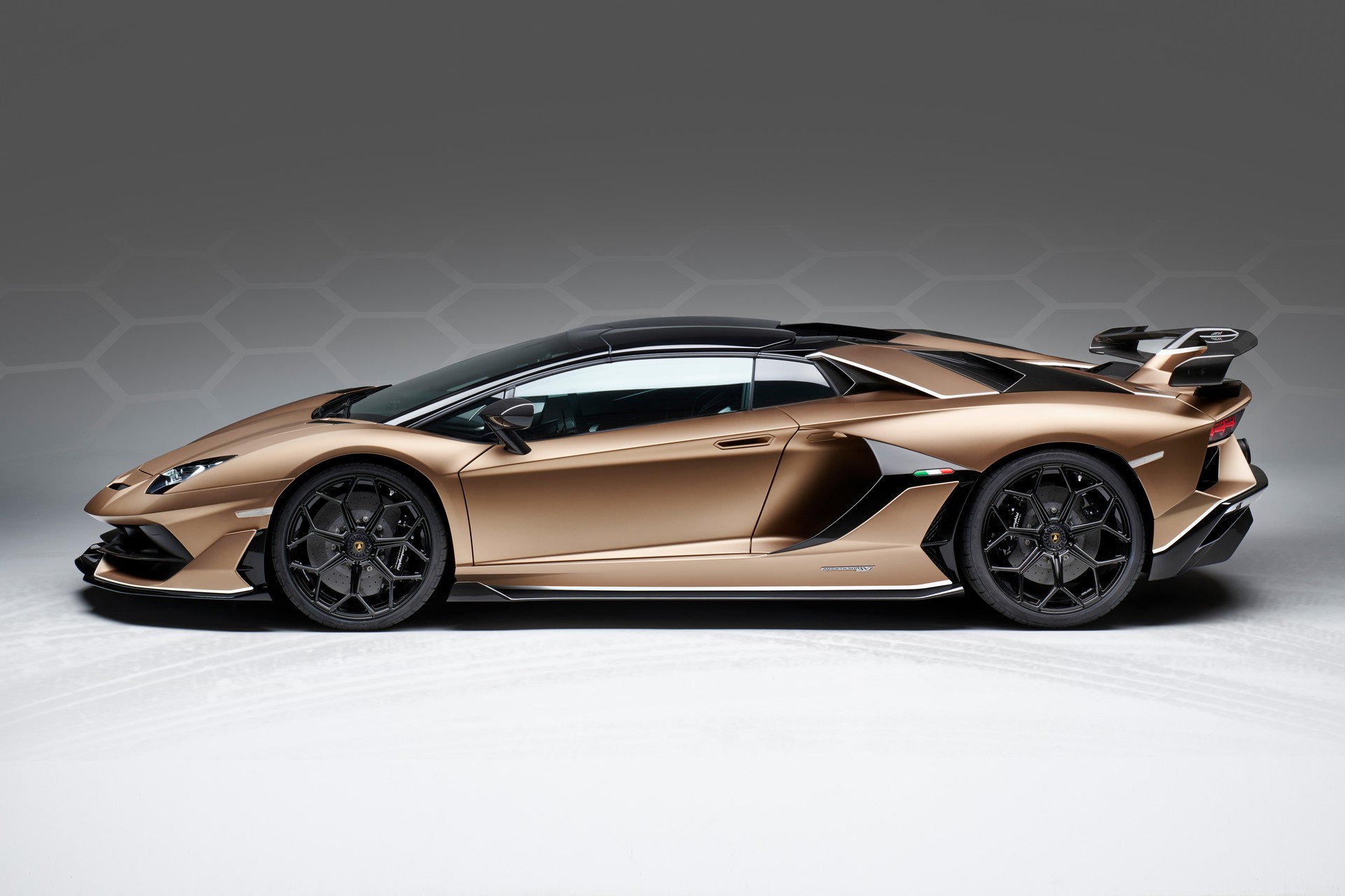 Lamborghini Aventador Successor 5 Lamborghini Aventador Successor Could Feature Three Electric Motors, V12, 1000+ HP