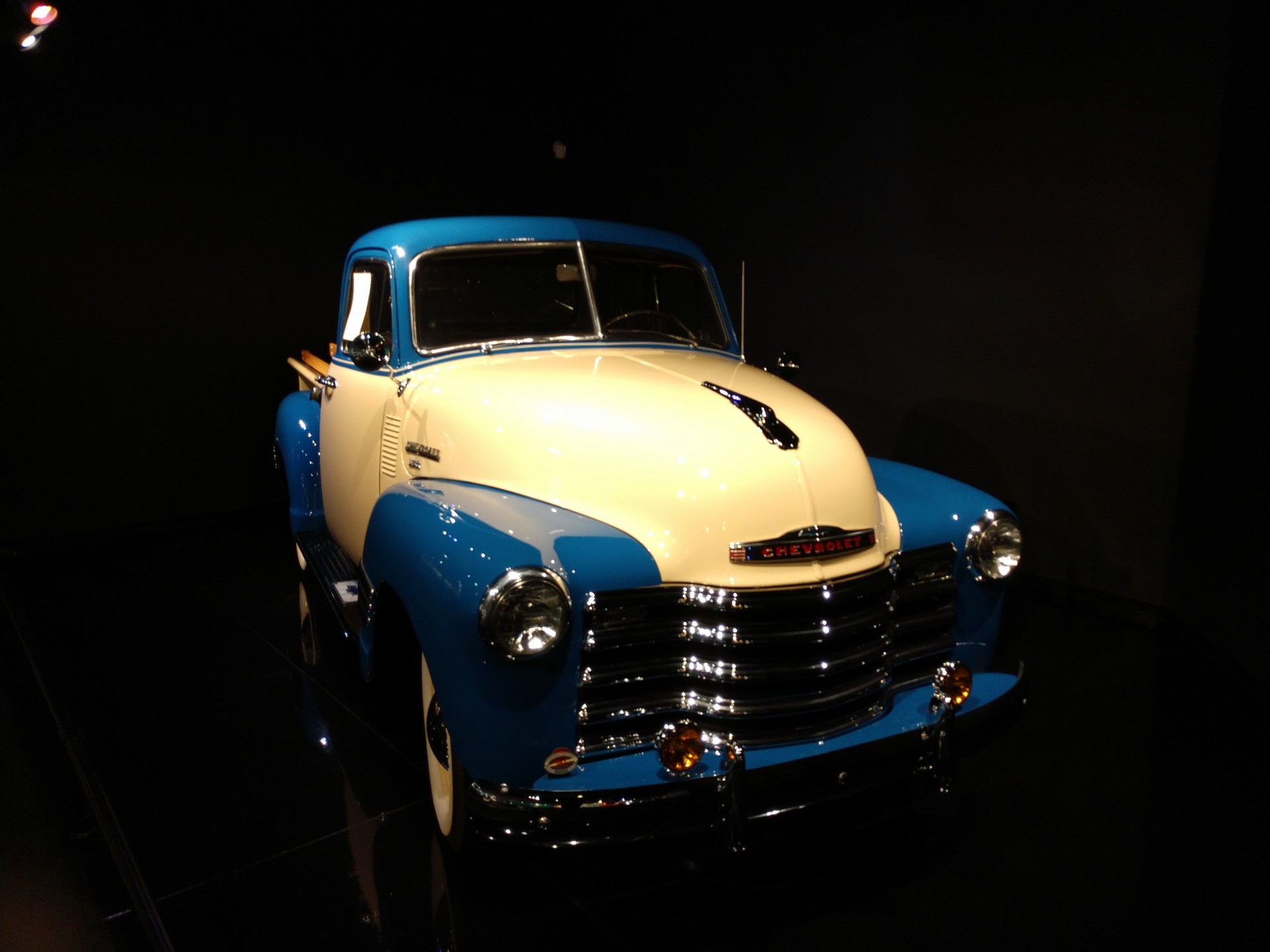 Gateway Auto Museum-30 Road Trip: Gateway Auto Museum Is A Tribute To American Luxury And Performance