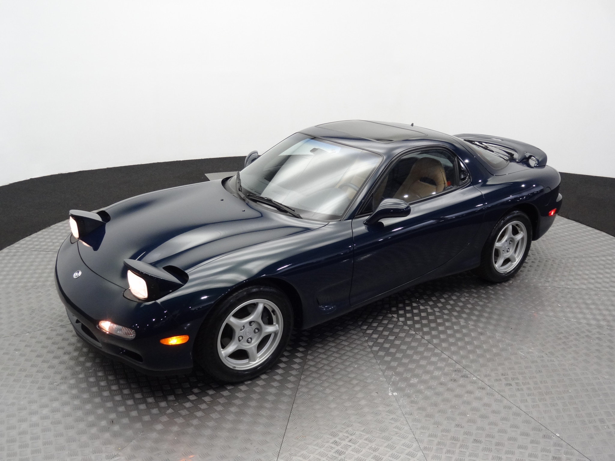 Mazda RX-7 1 This Low-Mileage 1994 Mazda RX-7 Is On Track To Sell For Over $100k
