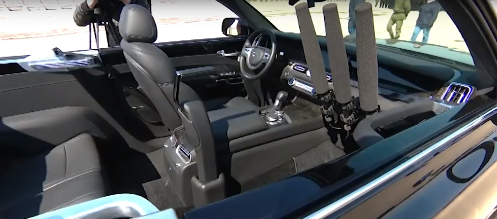 Aurus Convertible-2 Aurus’ Convertible Looks Like A Russian Take On The Rolls-Royce Phantom Drophead Coupe