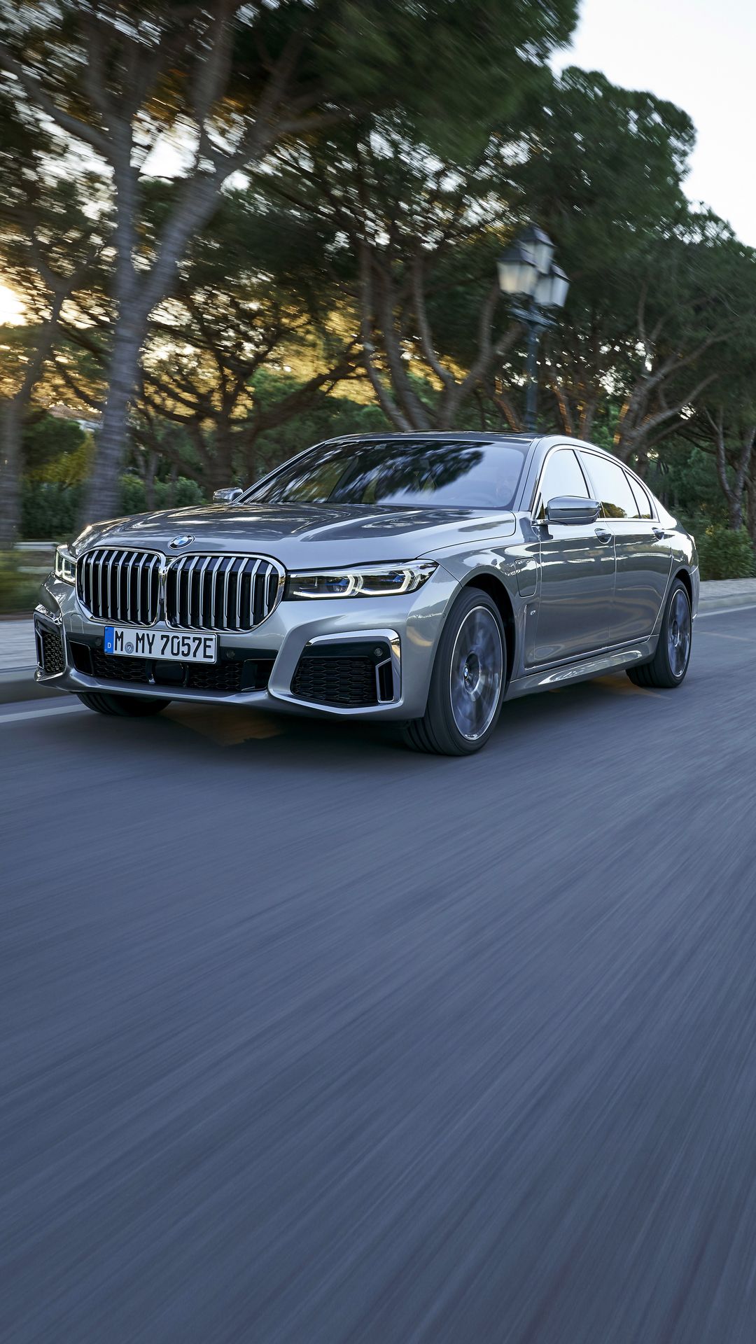 BMW-7-Series-114 BMW Throws 171 Images Of The 7-Series Hoping We’ll Get Used To Its New Face