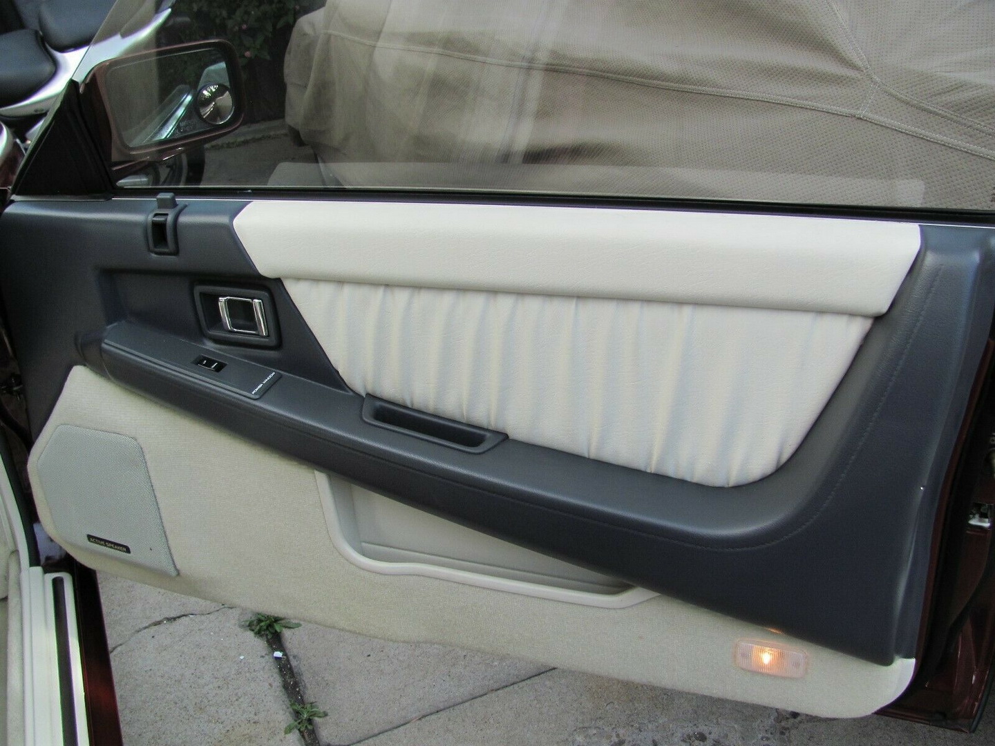 1992 infiniti m30 convertible 14 Relive The ‘90s In This Barely-Driven Infiniti M30 Convertible