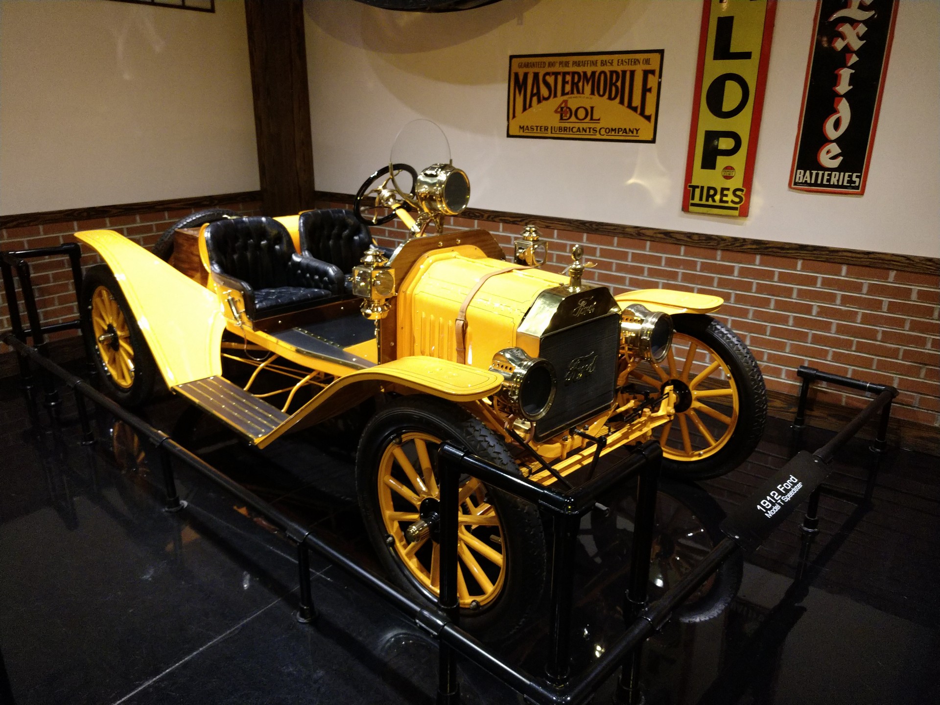 Gateway Auto Museum-8 Road Trip: Gateway Auto Museum Is A Tribute To American Luxury And Performance