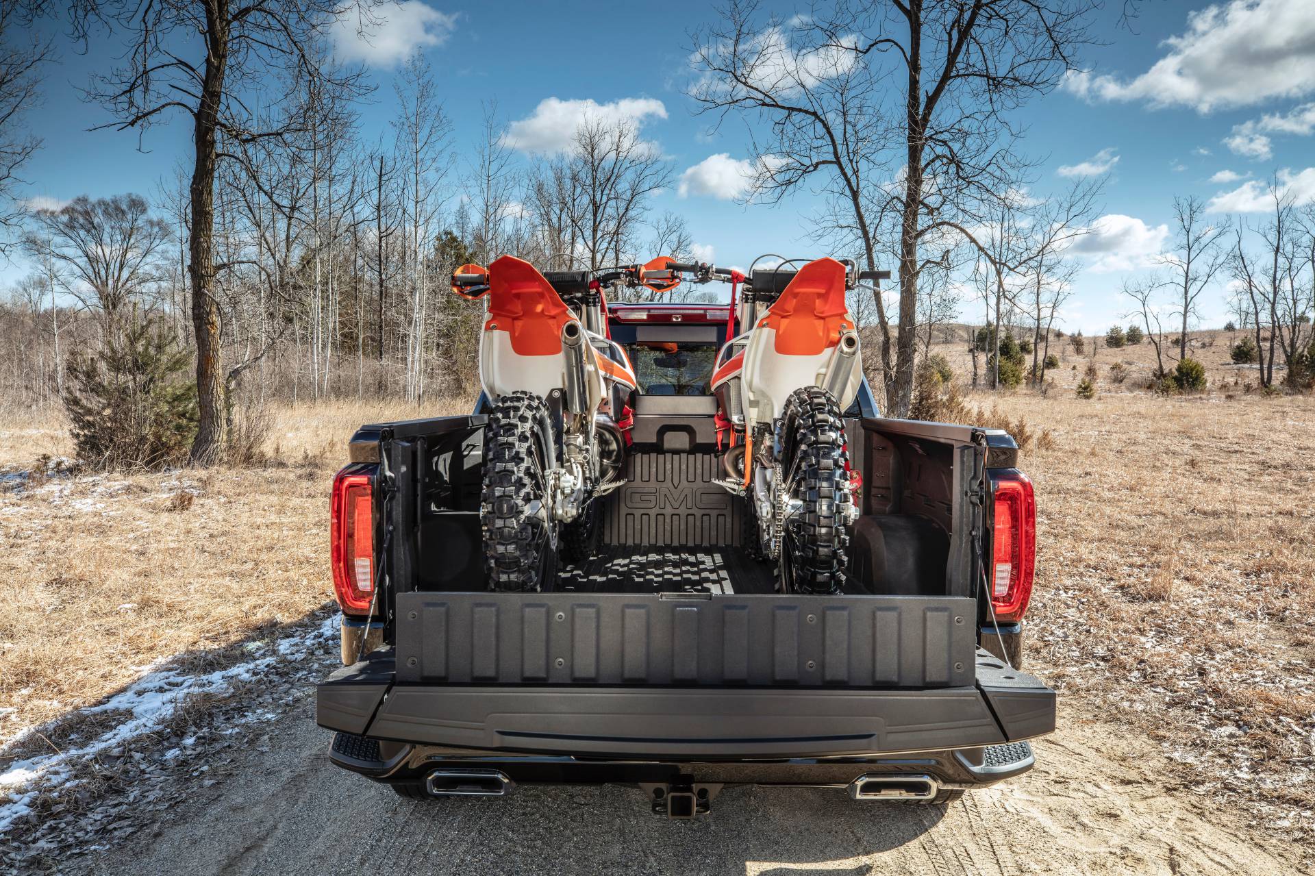 2019 GMC Sierra Denali CarbonPro Edition 20 GMC Adds Carbon Fiber Bed To 2019 Sierra 1500 Denali And AT4 “CarbonPro” Editions