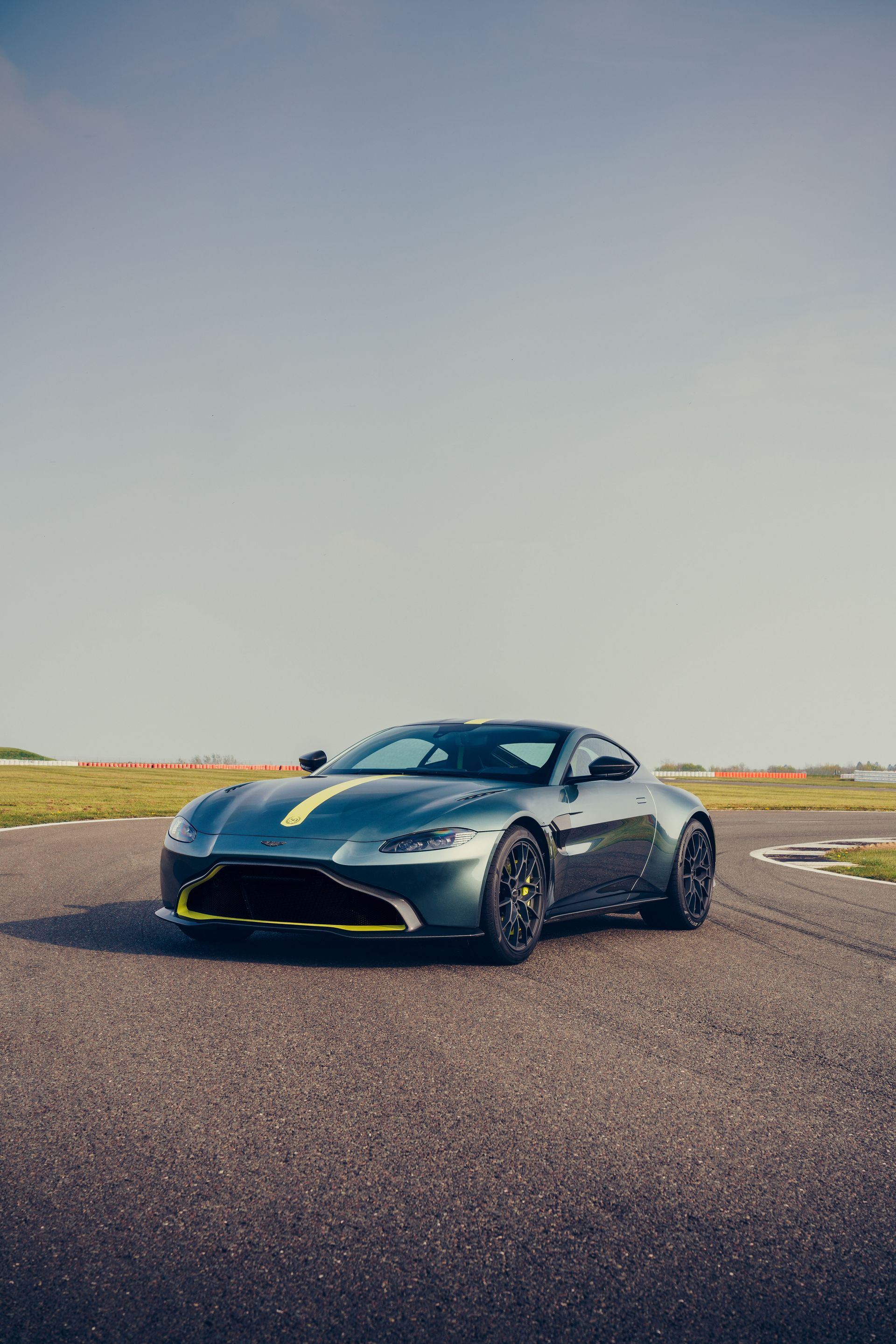 Aston Martin Vantage AMR 5 Aston Martin Vantage AMR Gets 7sp Manual, But Only 200 Will Be Made