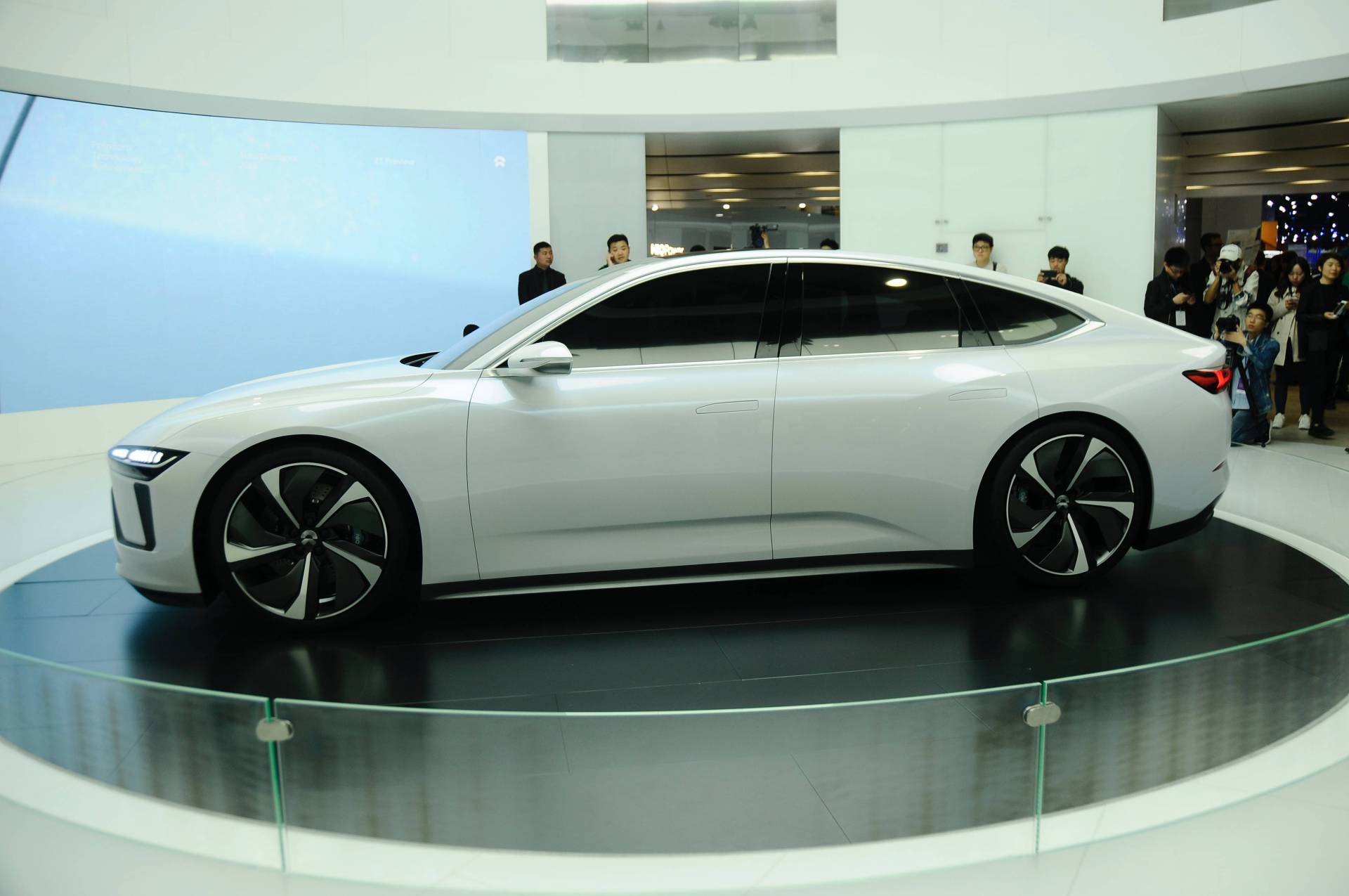 Nio ET Preview 12 Nio ET Preview Heralds Tesla Model 3 Rival With 317-Mile Range