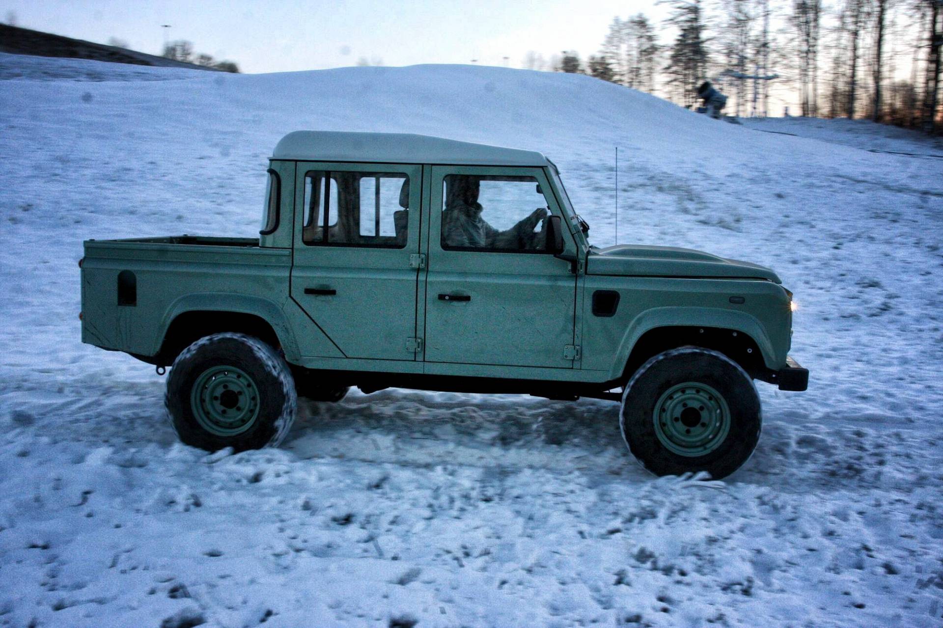 Land Rover Defender Crew Cab Pickup by Land Serwis 28 For €60k, A Polish Company Will Build You A Classic Defender From Scratch