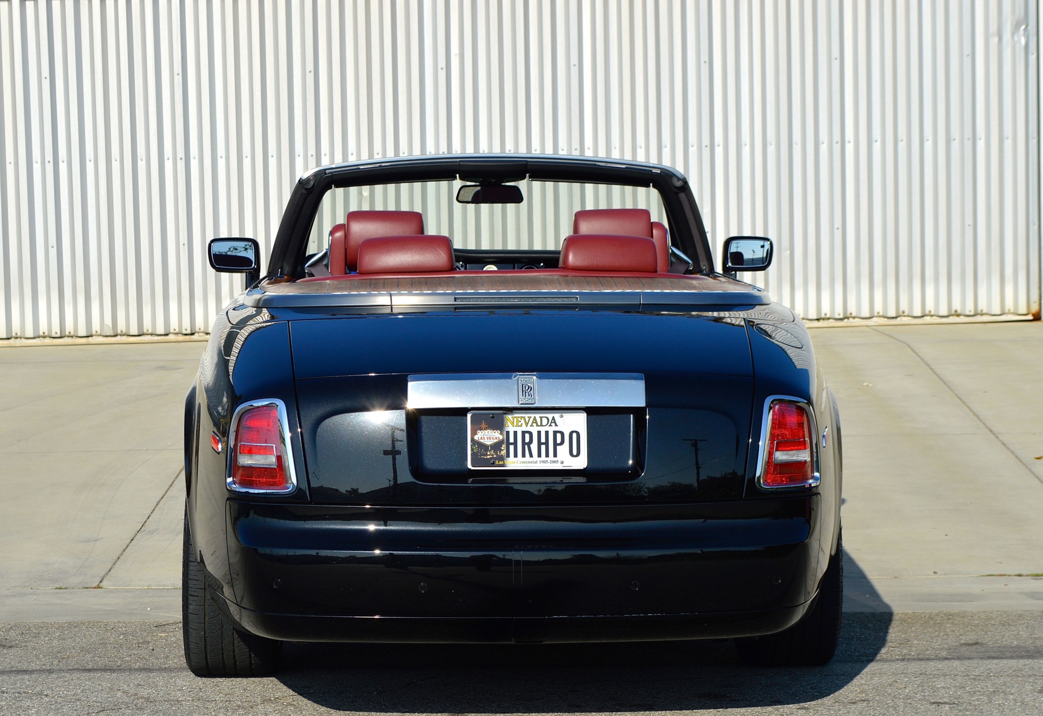 Rolls Royce Phantom Drophead Coupe 8 Fancy A “Cheap” Rolls-Royce? This Phantom Drophead Coupe Might Be The One