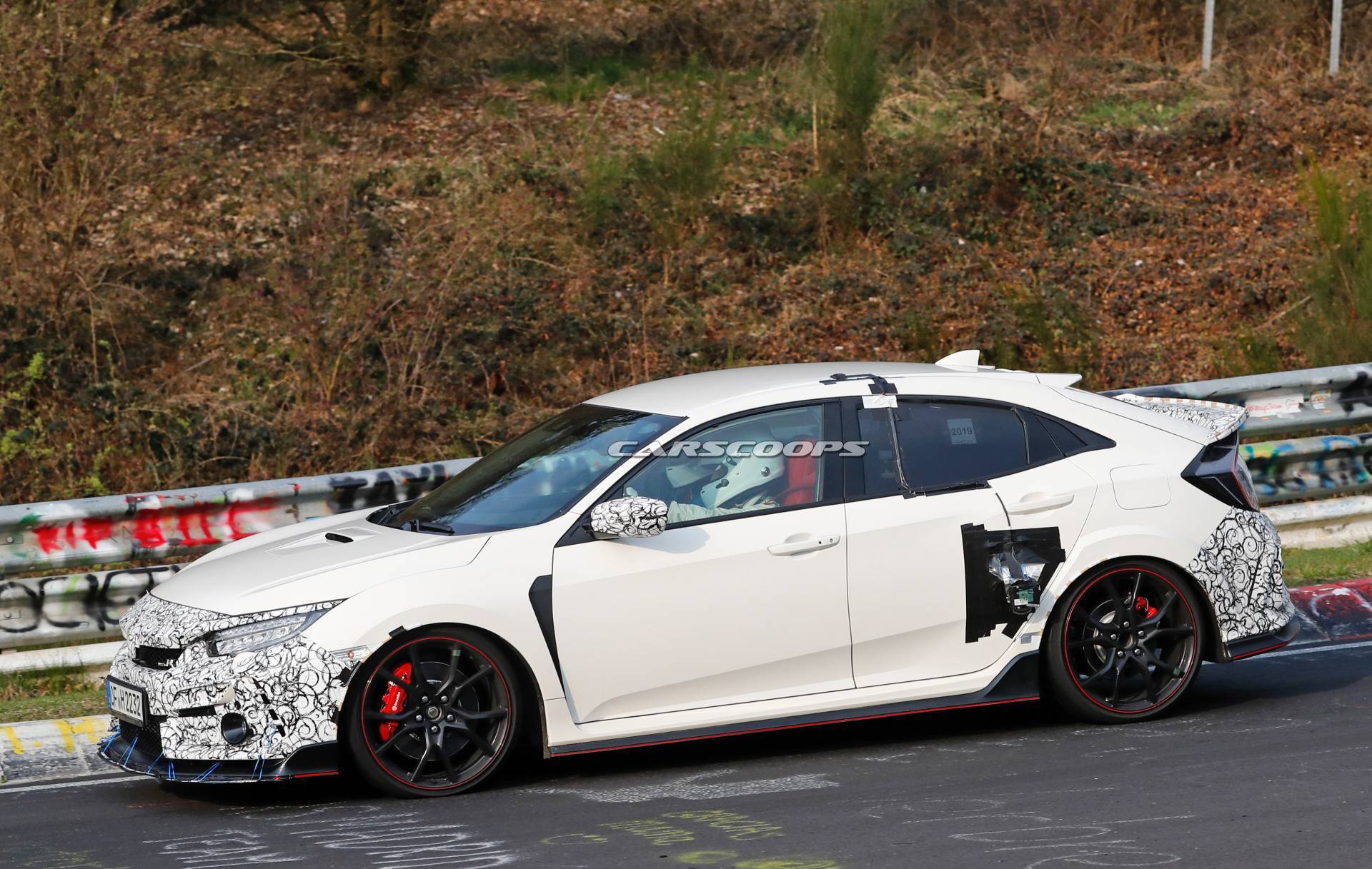 2019 Honda Civic Type R facelift spy shots 53 Honda Civic Type R Prototype Could Be Facelifted Model, Lightweight Special, Or Both