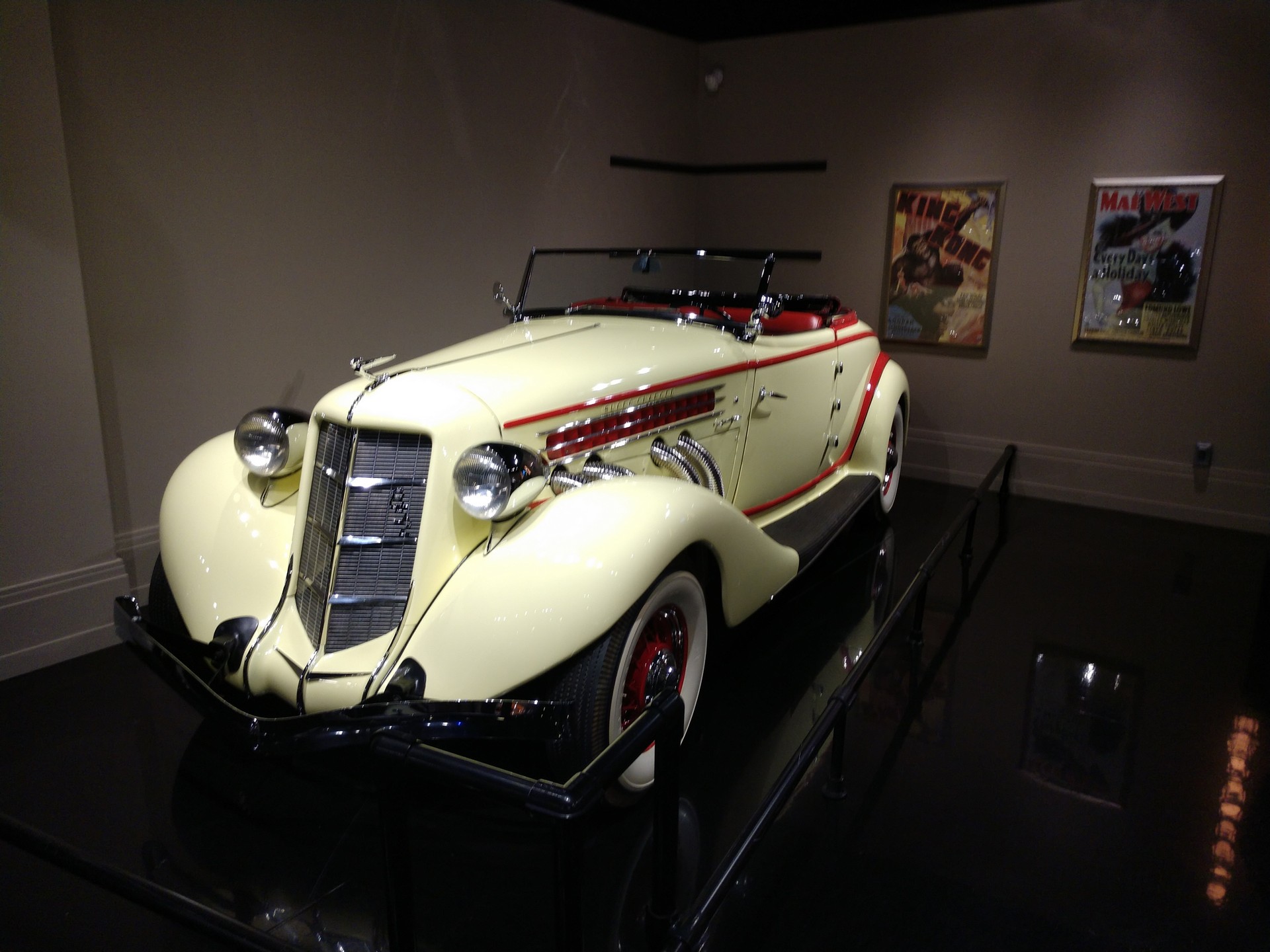 Gateway Auto Museum-15 Road Trip: Gateway Auto Museum Is A Tribute To American Luxury And Performance