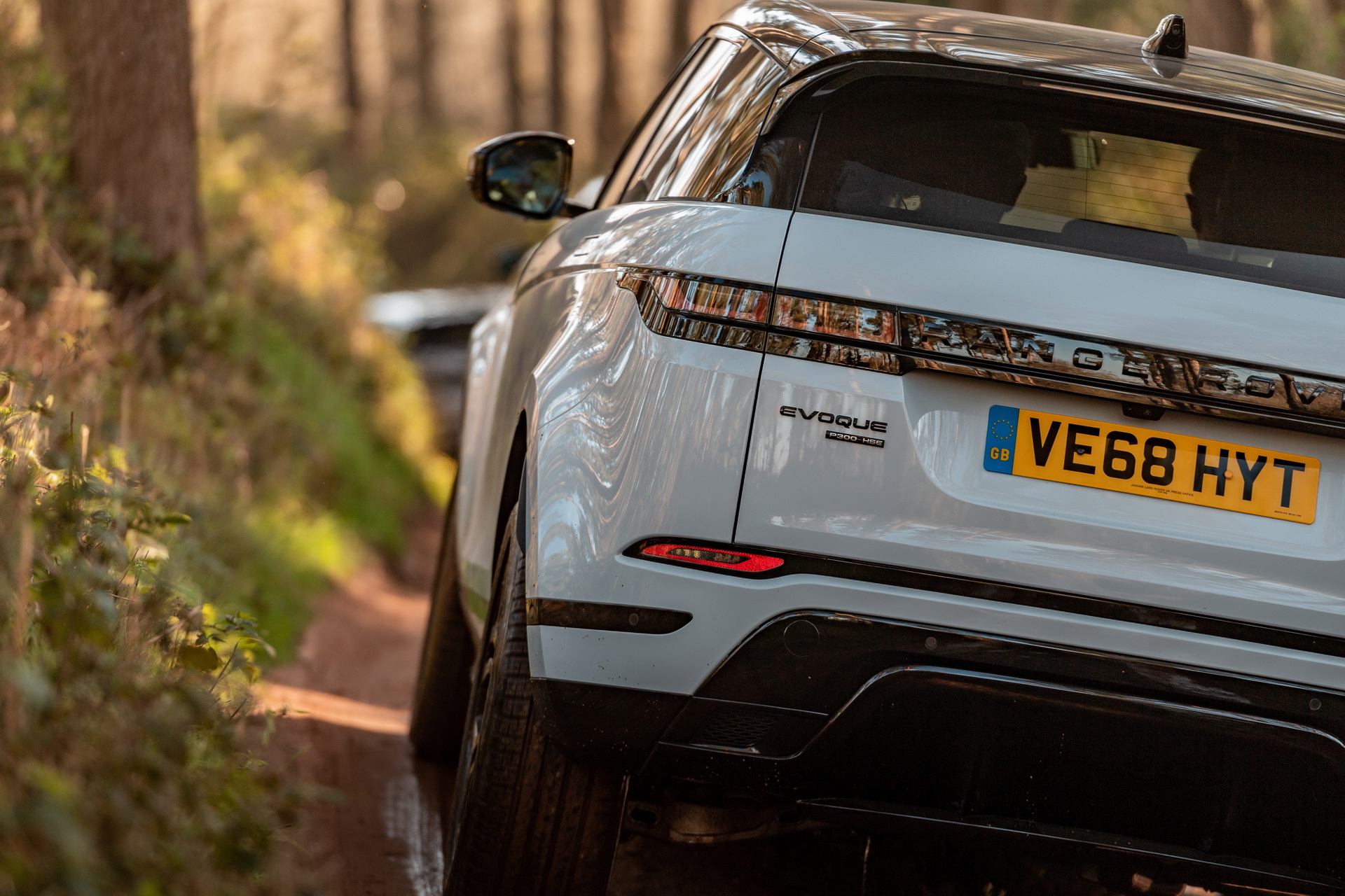 Range-Rover-Evoque-26 Range Rover Evoque Is The First Premium Compact SUV To Pass 2020 RDE2 Emission Rules