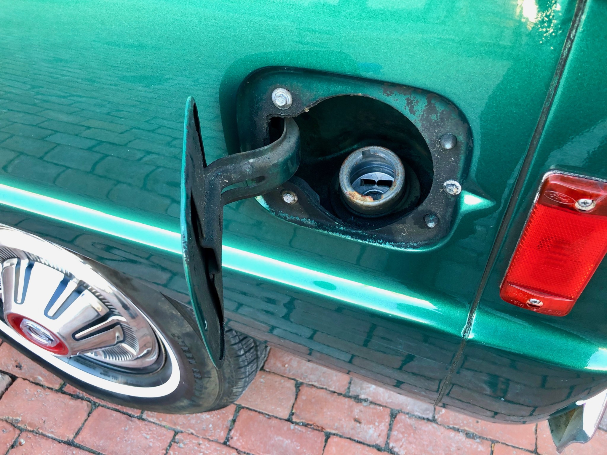 Ford-Bronco-Auction-14 Hurry Up And Snatch This 1977 Ford Bronco For A Little Over $11K