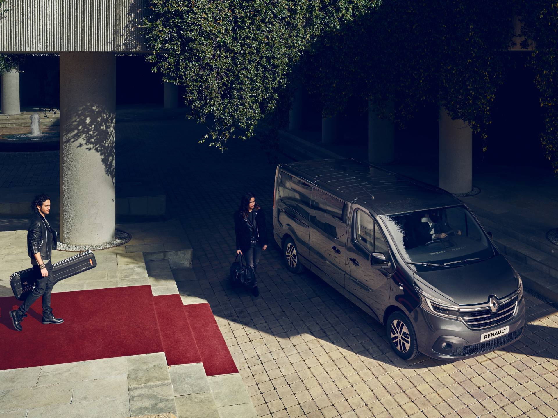 2019MY Renault Trafic SpaceClass facelift 11 Restyled Renault Master And Trafic Get New Faces, Updated Engines And New Tech
