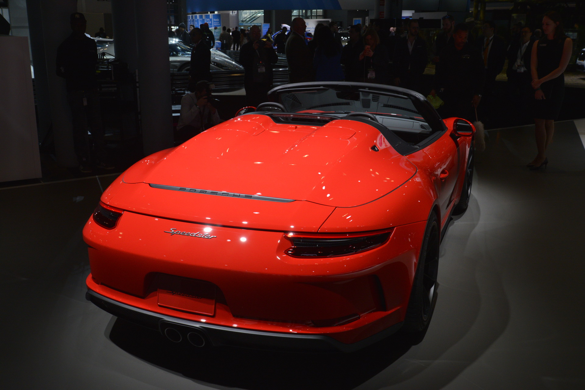 2019 Porsche Speedster 911 7 Porsche 911 Speedster Looks To The Past With New Heritage Design Pack