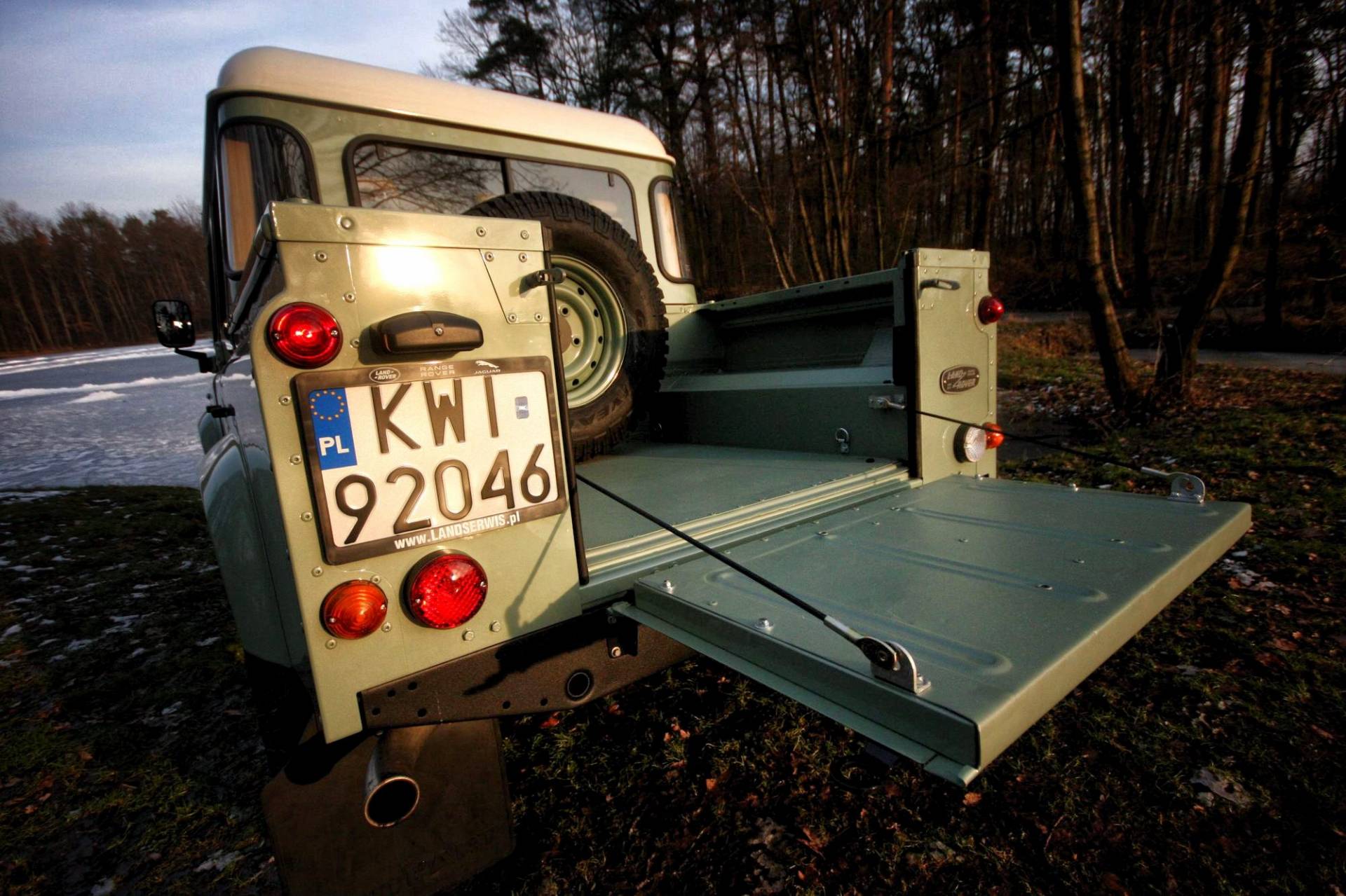 Land Rover Defender Crew Cab Pickup by Land Serwis 36 For €60k, A Polish Company Will Build You A Classic Defender From Scratch