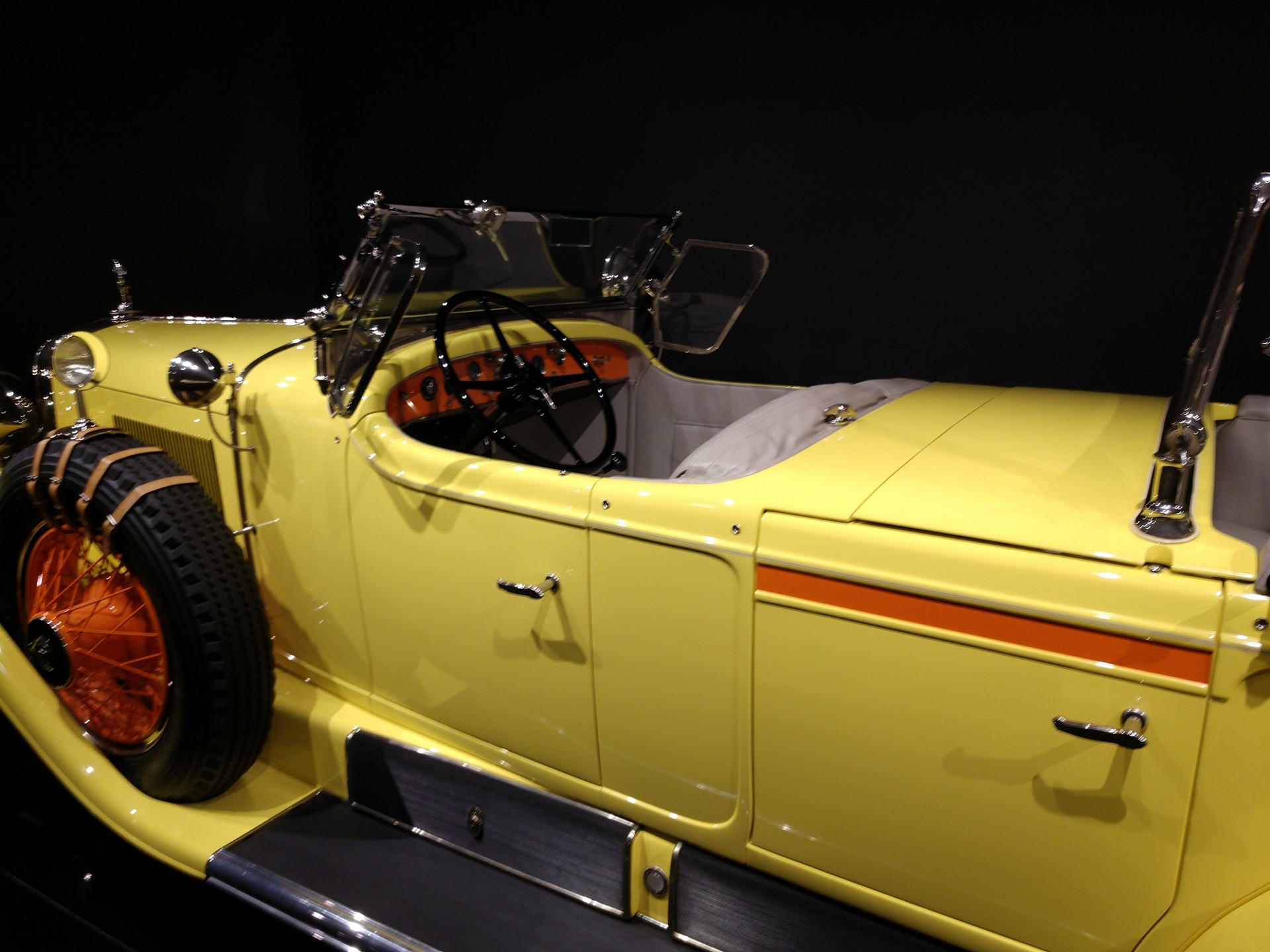 Gateway Auto Museum-4 Road Trip: Gateway Auto Museum Is A Tribute To American Luxury And Performance